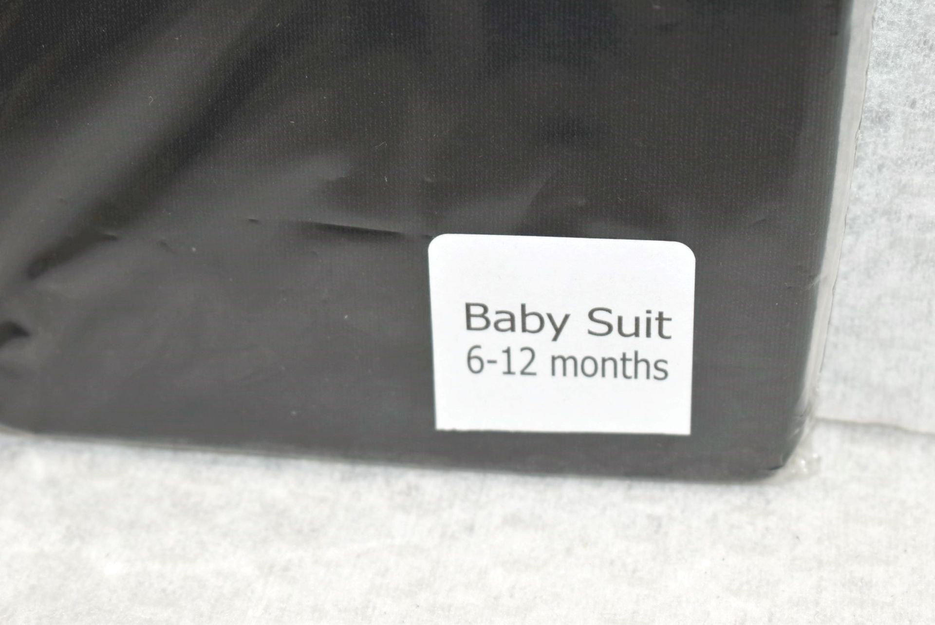 4 x Assorted Baby Body Suits - Features Johnny Cash, Bob Marley and the Ramones - Size: 6 to 12 - Image 5 of 7