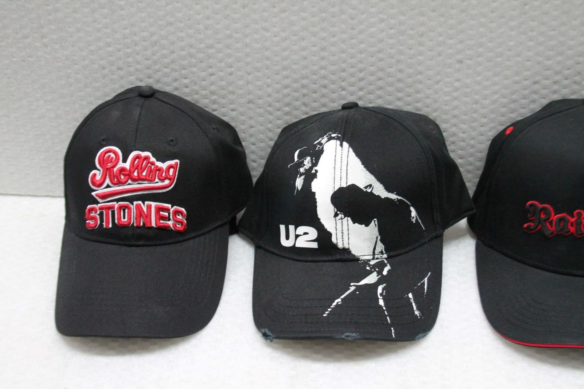 4 x Assorted Baseball Cap Featuring ACDC, Rolling Stones, Rainbow and U2 - Colour: Black - One Size - Image 4 of 6