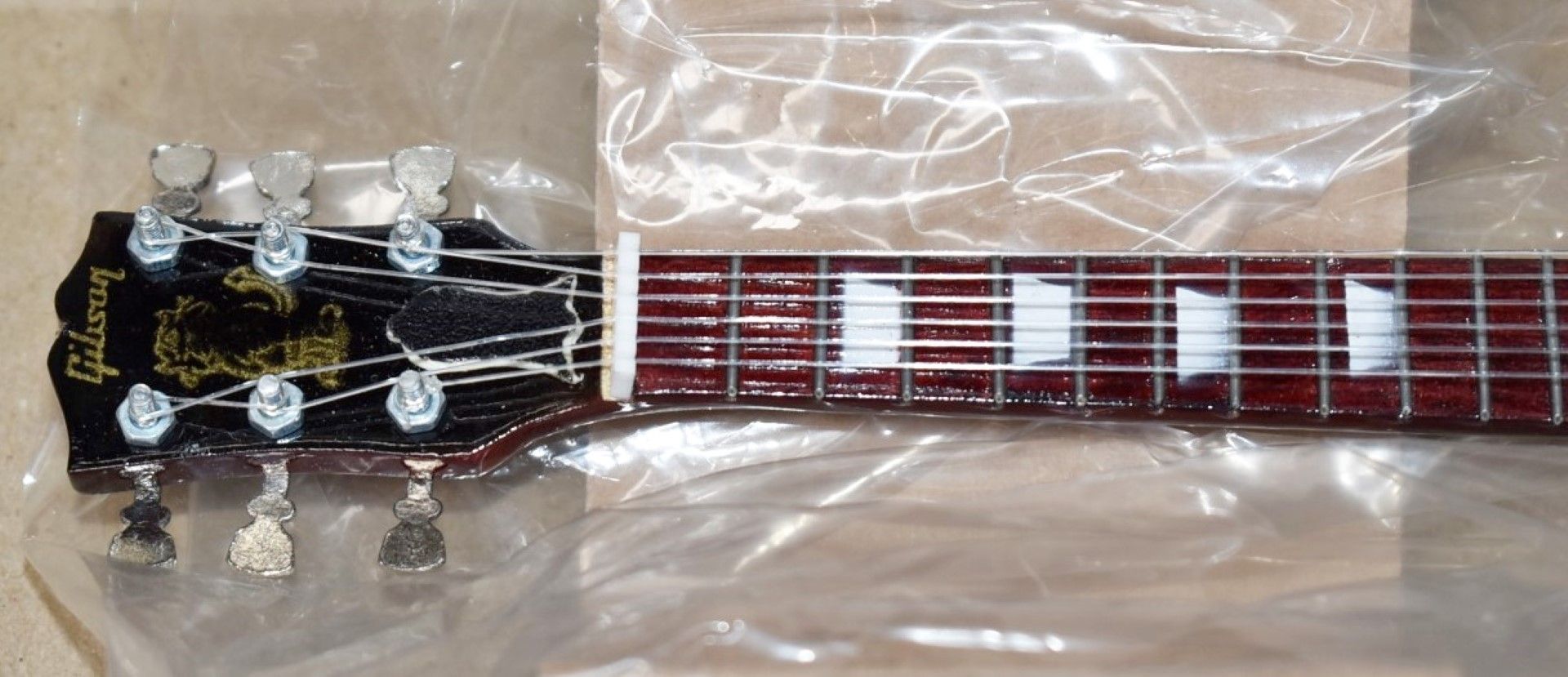 1 x Miniature Hand Made Guitar - ACDC Angus Young Gibson SG - New & Unused - RRP £35 - Boxed With - Image 5 of 7