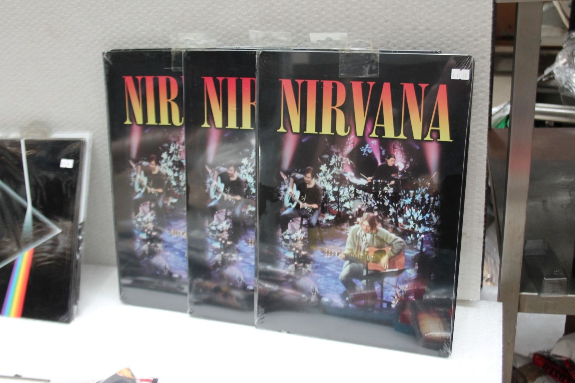 20 x Pieces of Rock n Roll Metal Wall Art - Size: 29x20cm & 40x28cm - Features Nirvana, Elvis, - Image 5 of 12