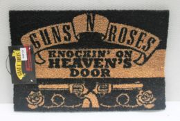 1 x Guns n Roses Heavy Duty Doormat - Size: 62 x 40 cms - Officially Licensed Merchandise by