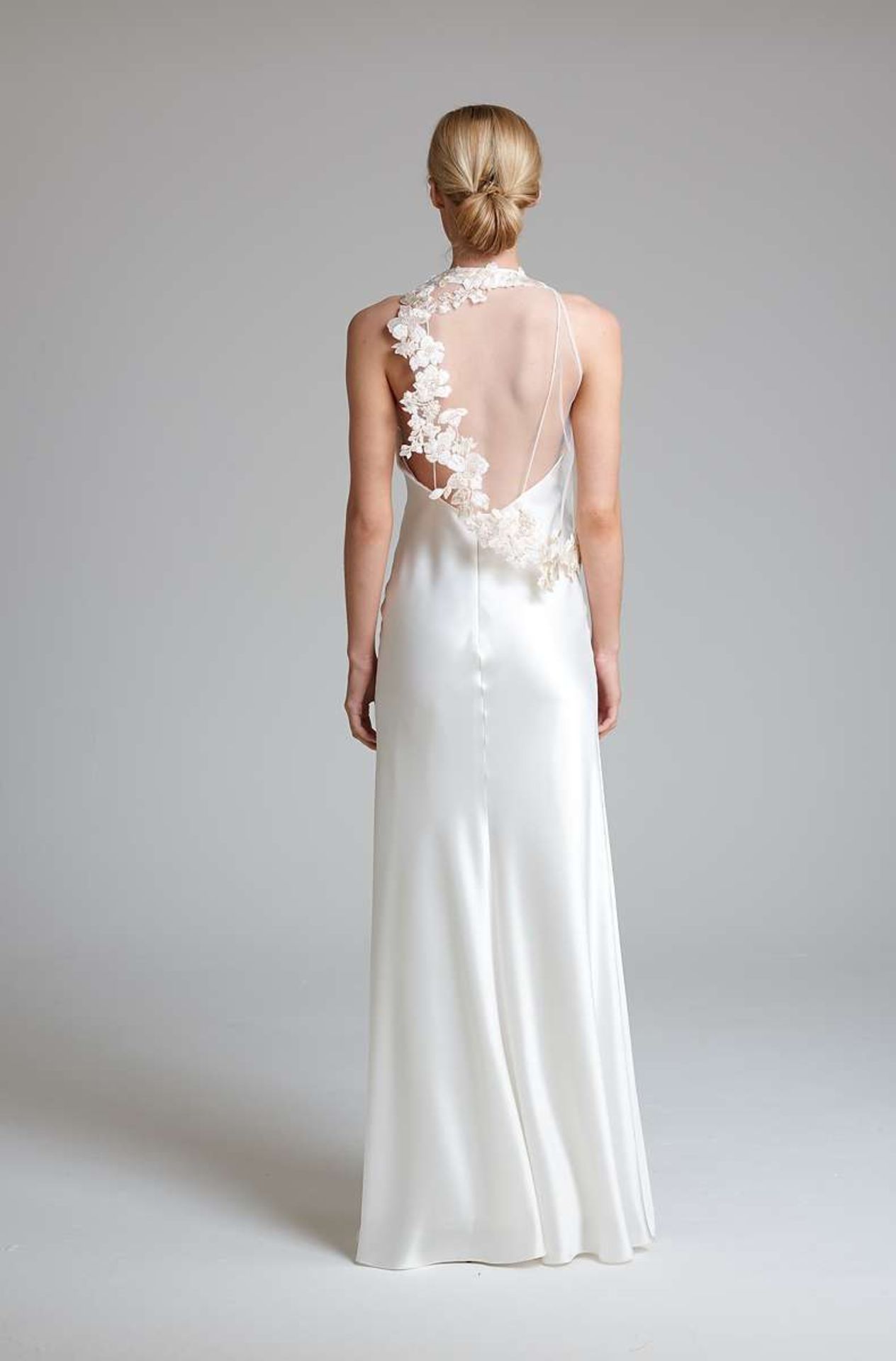 1 x DAVID FIELDEN '8813' Elegant High Neck Biased Cut Designer Wedding Dress RRP £2,440 UK14 - Image 3 of 11