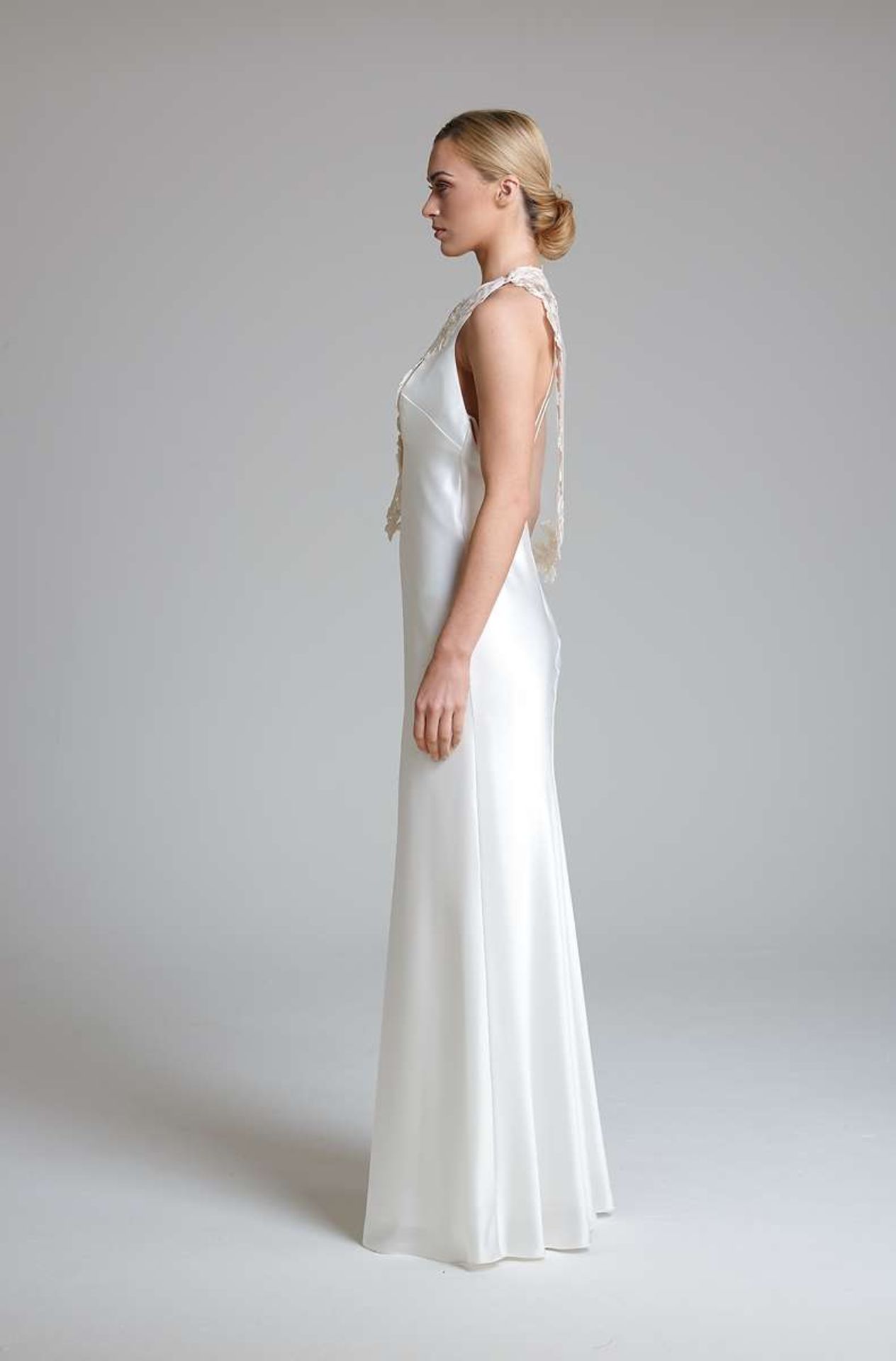 1 x DAVID FIELDEN '8813' Elegant High Neck Biased Cut Designer Wedding Dress RRP £2,440 UK14 - Image 2 of 11
