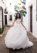 1 x PRONOVIAS Stunning Lace And Chiffon Full Skirted Designer Wedding Dress RRP £1,800 UK12