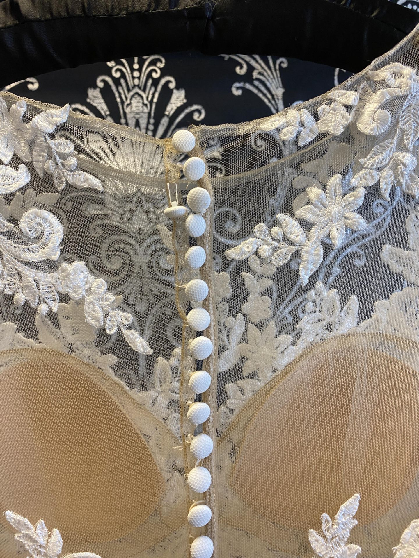 1 x PRONOVIAS Stunning Lace And Chiffon Full Skirted Designer Wedding Dress RRP £1,800 UK12 - Image 7 of 7