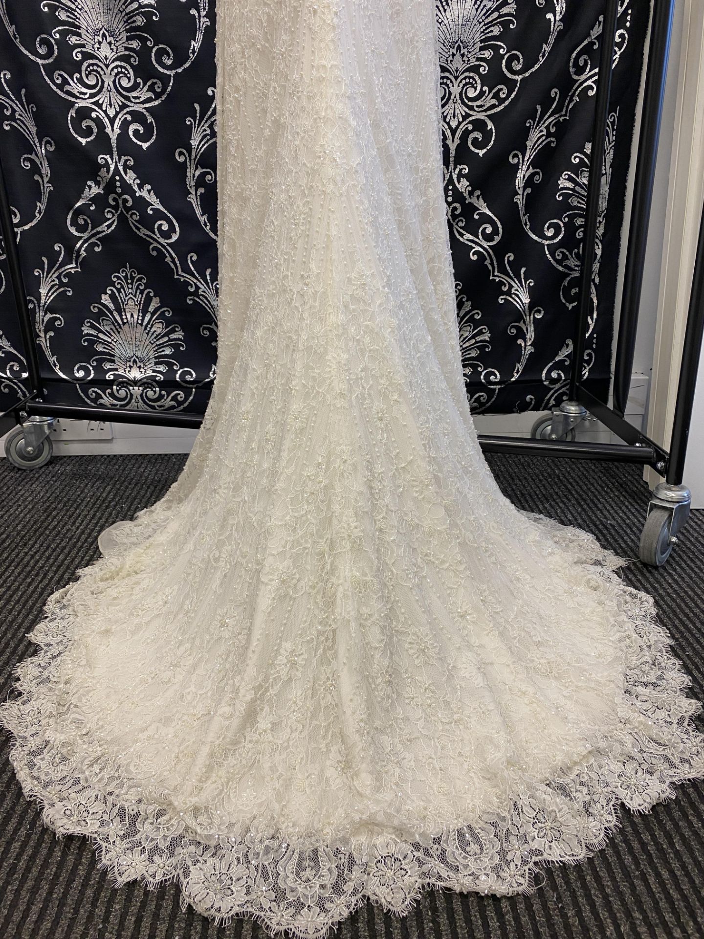 1 x LUSAN MANDONGUS Lace And Beaded Designer Wedding Dress Bridal Gown RRP £1,200 UK 12 - Image 6 of 12
