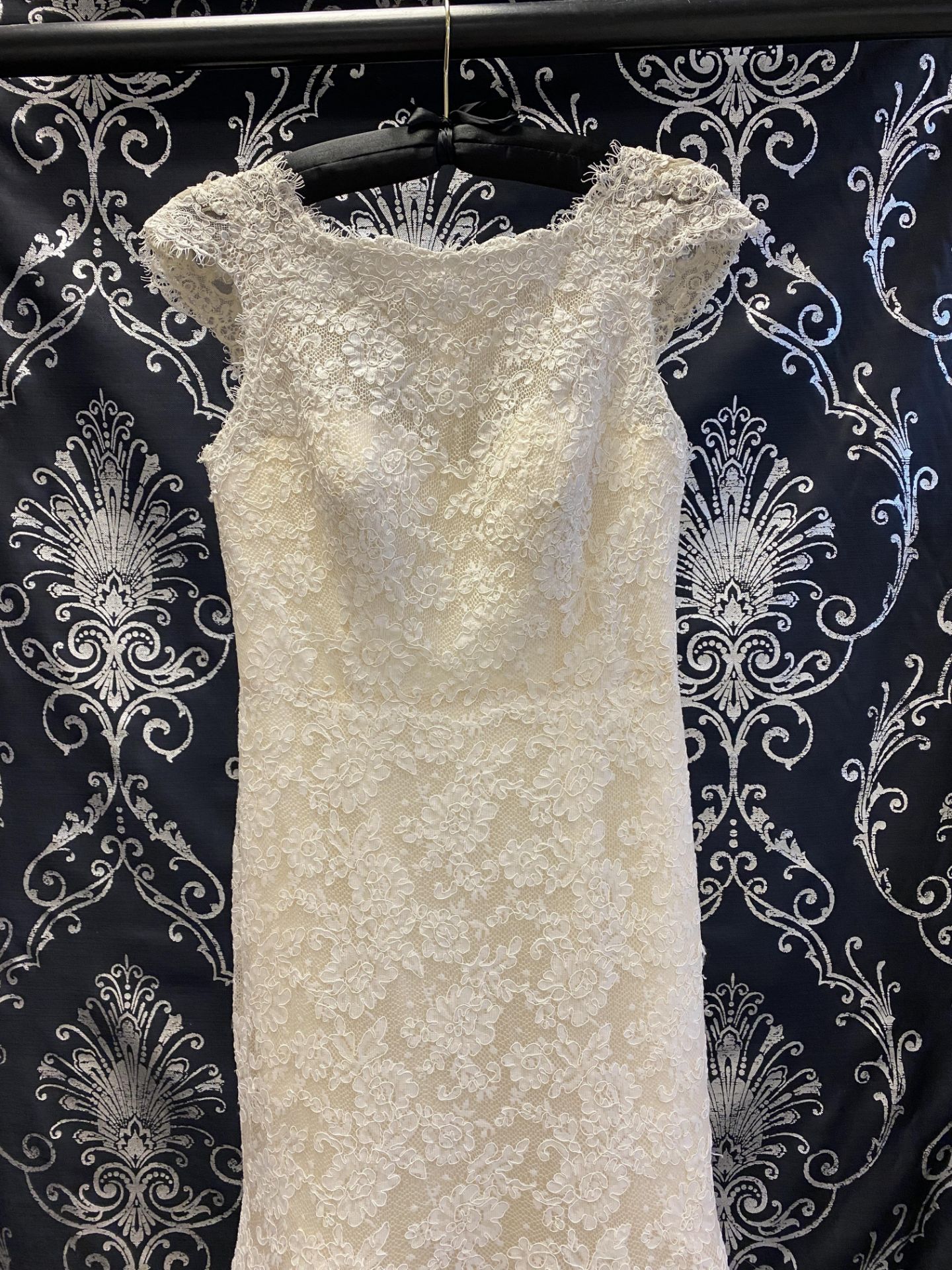 1 x ANNA SUL Y 'White Rose' Full Lace Mermaid Style Designer Wedding Dress RRP £1,250 - Image 3 of 11