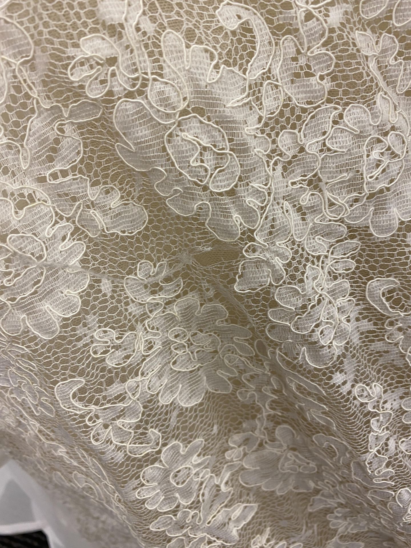 1 x ANNA SUL Y 'White Rose' Full Lace Mermaid Style Designer Wedding Dress RRP £1,250 - Image 9 of 11