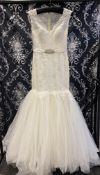 1 x LUSAN MANDONGUS 'Verity' Flattering Lace Mermaid Style Designer Wedding Dress RRP £1,500 UK12