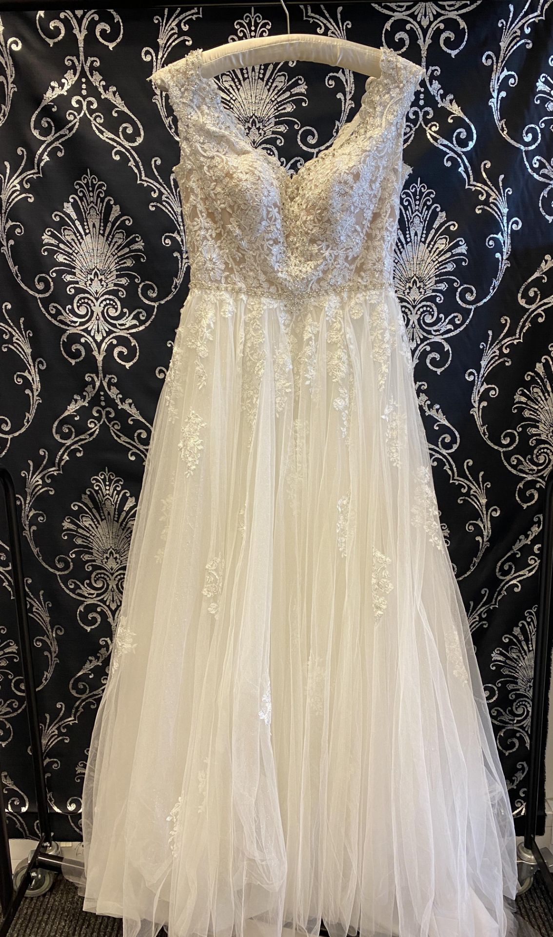 1 x MAGGIE SOTTERO Flattering Lace & Chiffon Empire Line Designer Wedding Dress RRP £1,750 UK 12 - Image 4 of 10