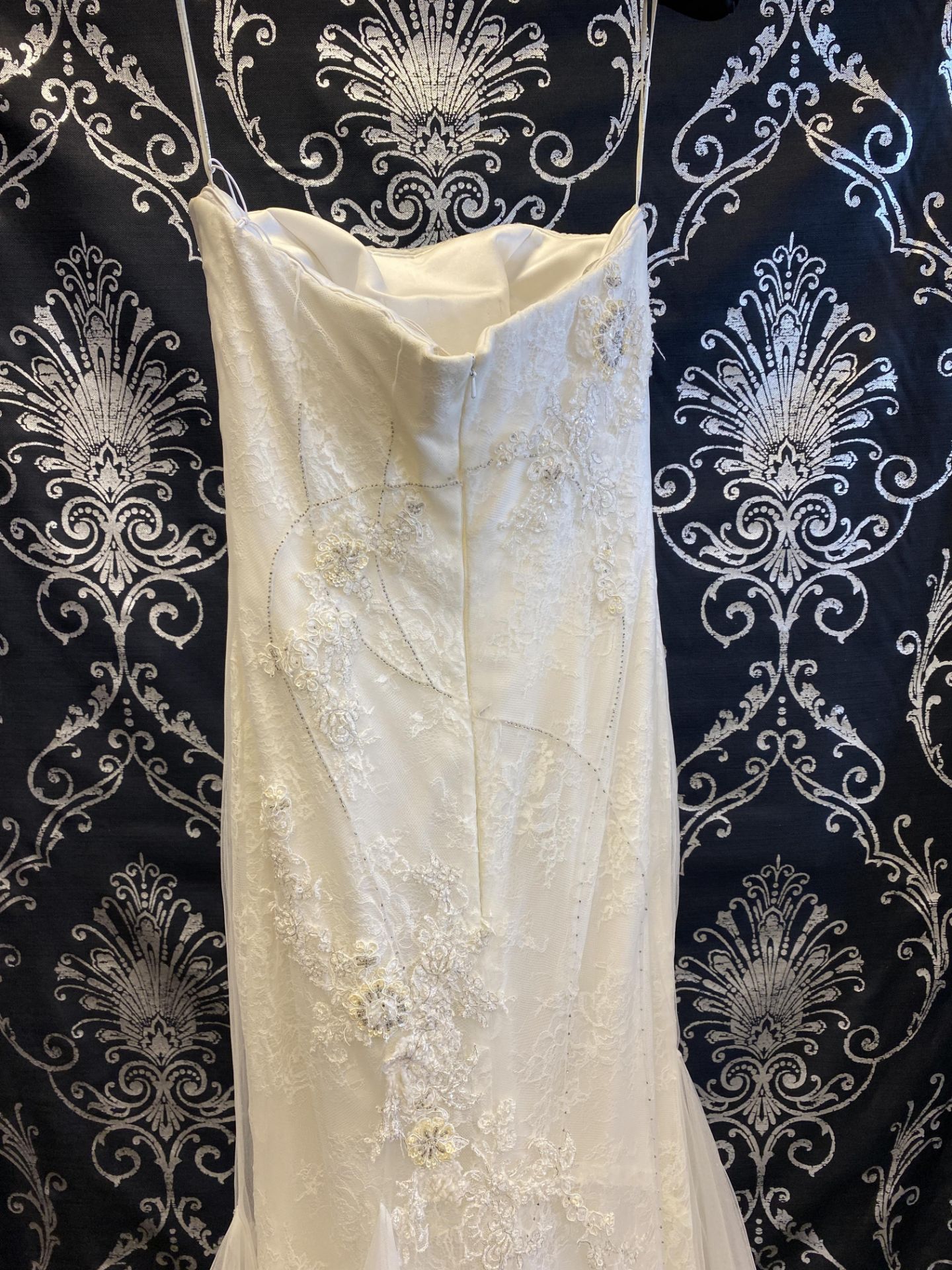1 x LUSAN MANDONGUS Elegant Strapless Lace & Chiffon Fishtail Designer Wedding Dress RRP £1,950 UK12 - Image 6 of 9