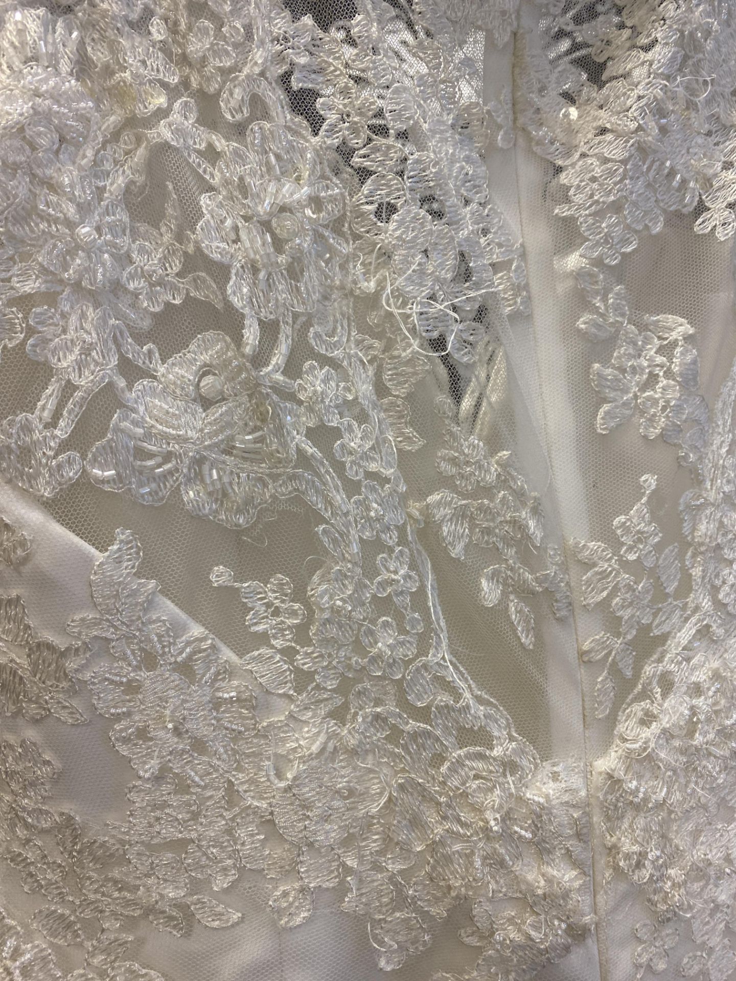 1 x LUSAN MANDONGUS 'Seychelle' Lace Overlay Biased Cut Designer Wedding Dress RRP £1,500 UK10 - Image 5 of 9