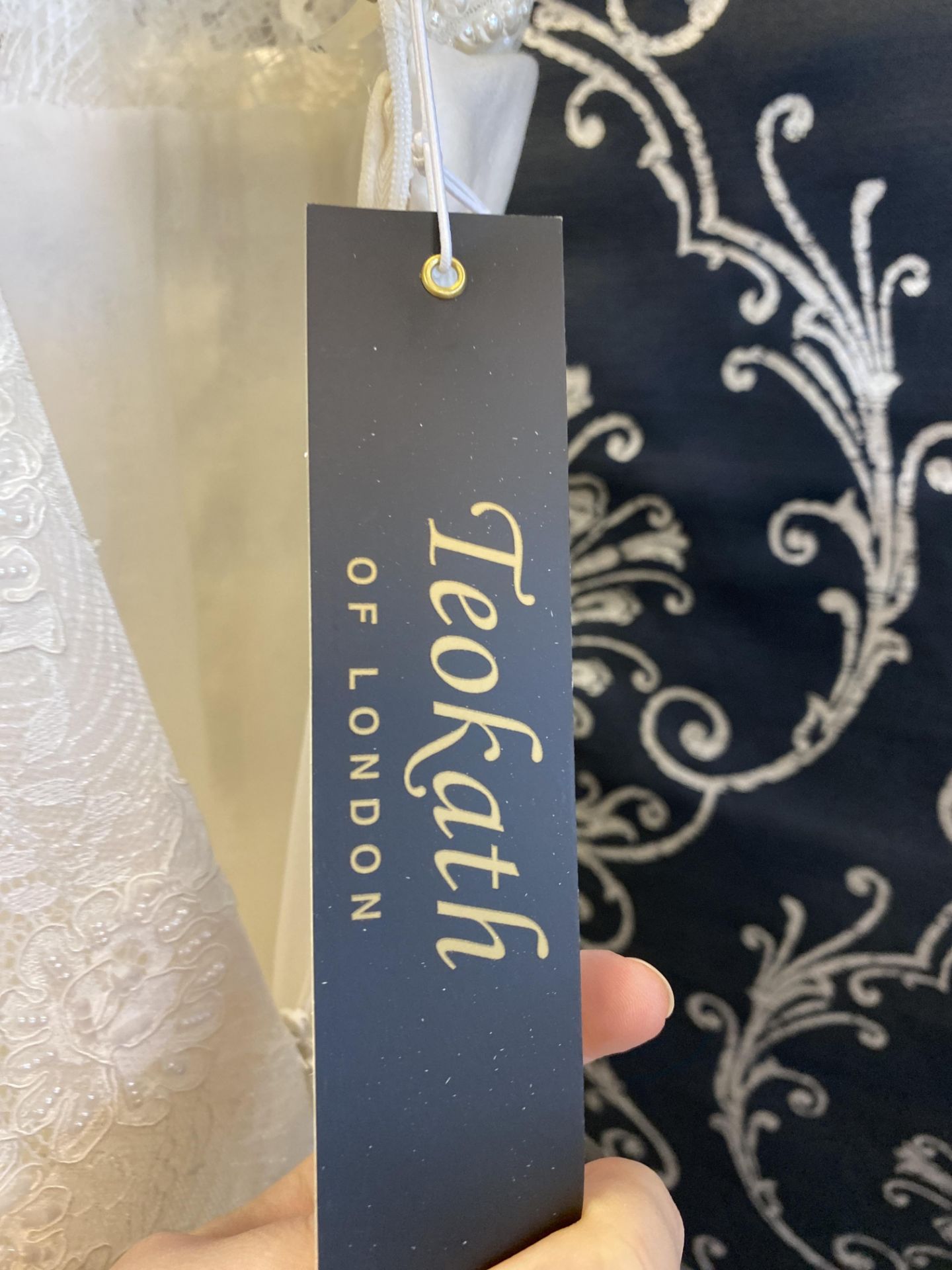 1 x LUSAN MANDONGUS 'Hamal' Pearl Beaded Lace Fishtail Designer Wedding Dress RRP £1,750 UK12 - Image 9 of 10