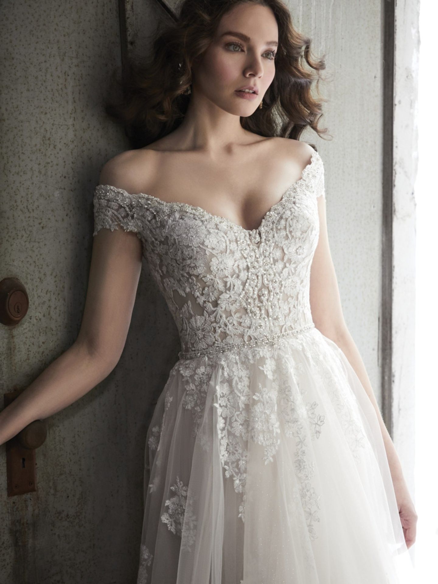 1 x MAGGIE SOTTERO Flattering Lace & Chiffon Empire Line Designer Wedding Dress RRP £1,750 UK 12 - Image 3 of 10