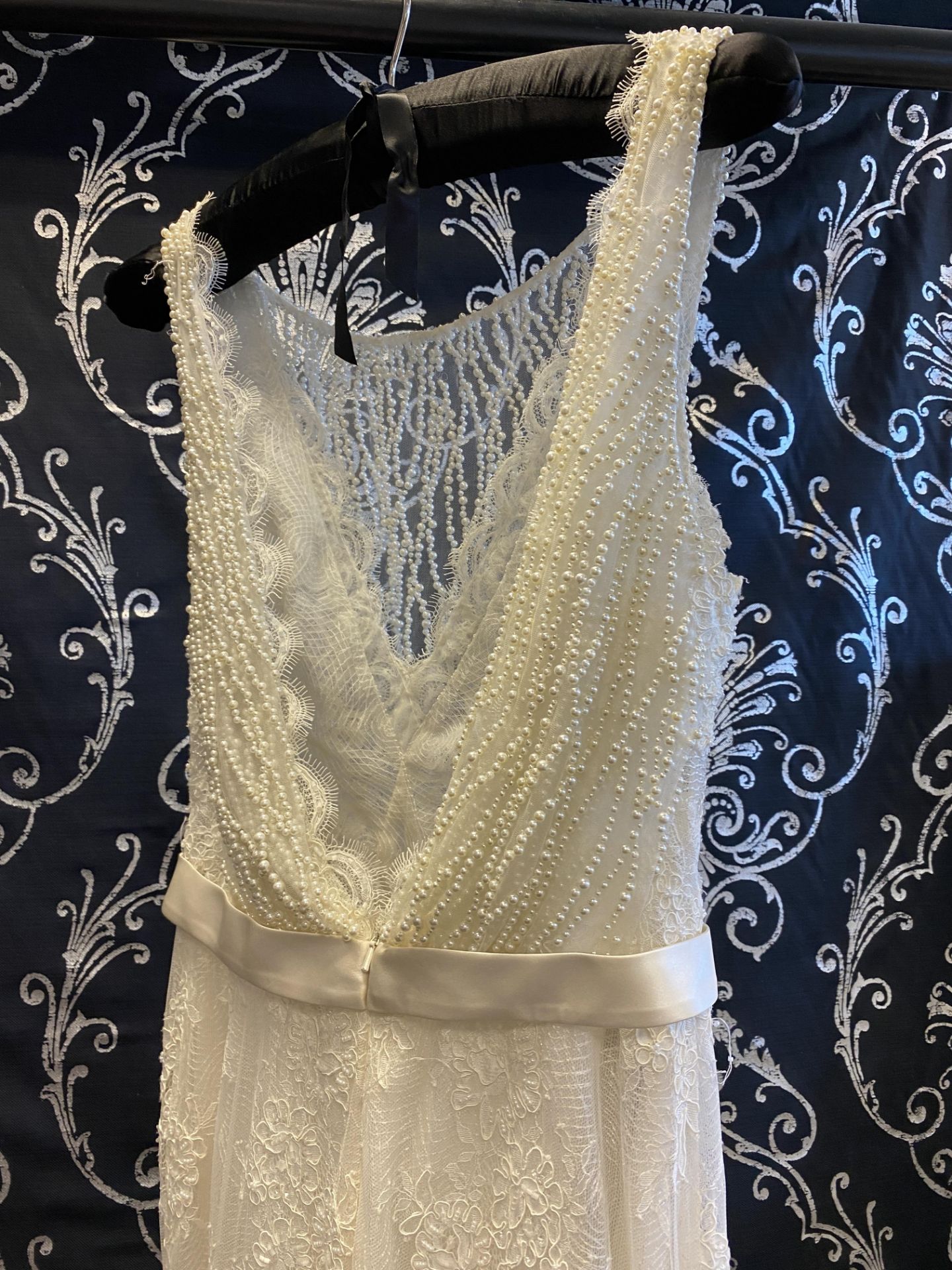 1 x LUSAN MANDONGUS 'Hamal' Pearl Beaded Lace Fishtail Designer Wedding Dress RRP £1,750 UK12 - Image 6 of 10