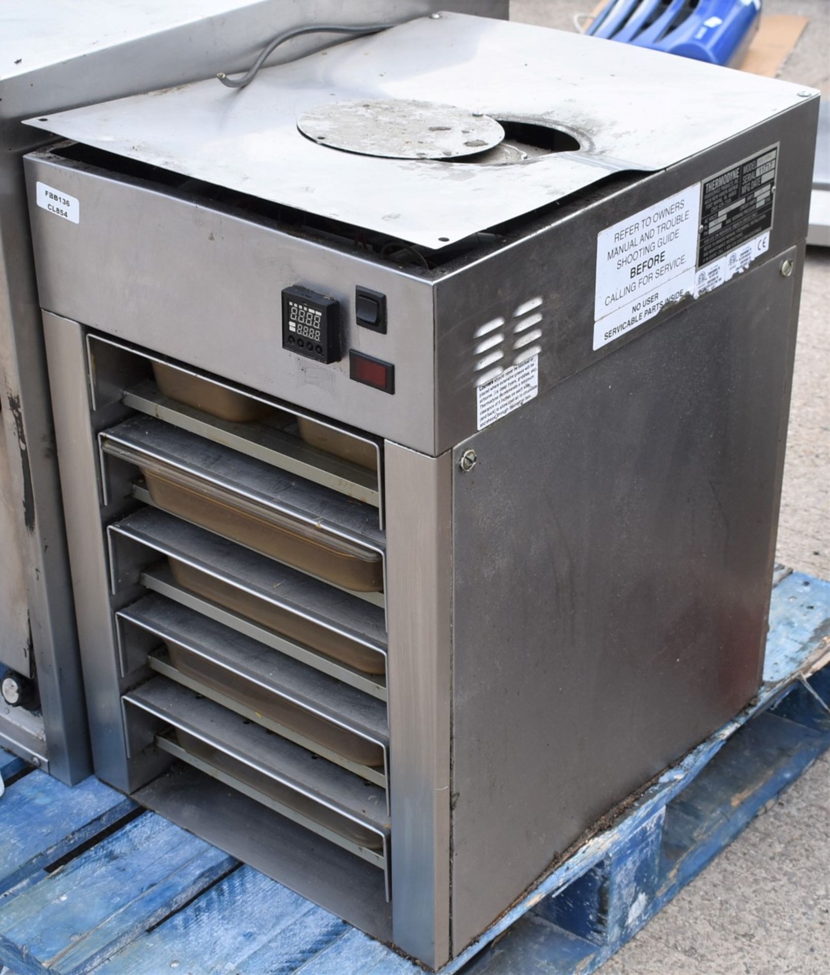 1 x Thermodyne Counter-Top Slow Cook and Hold Oven - 230v - Dimensions: H66 x W44 x D56 cms - Image 4 of 7