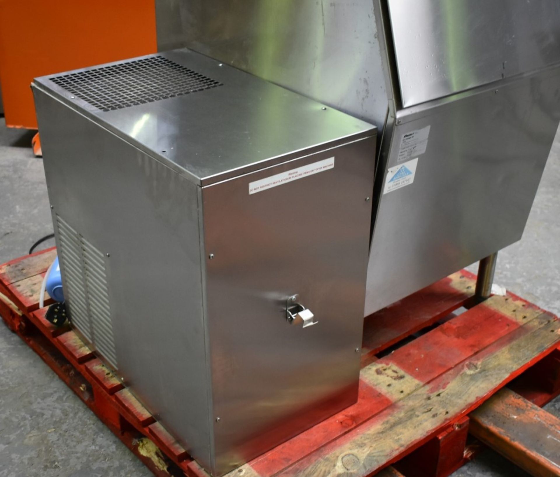 1 x Follet Commercial Ice Machine With WCF712 Flaker Head and Ice Storage Bin - 240v UK Plug - Image 10 of 10