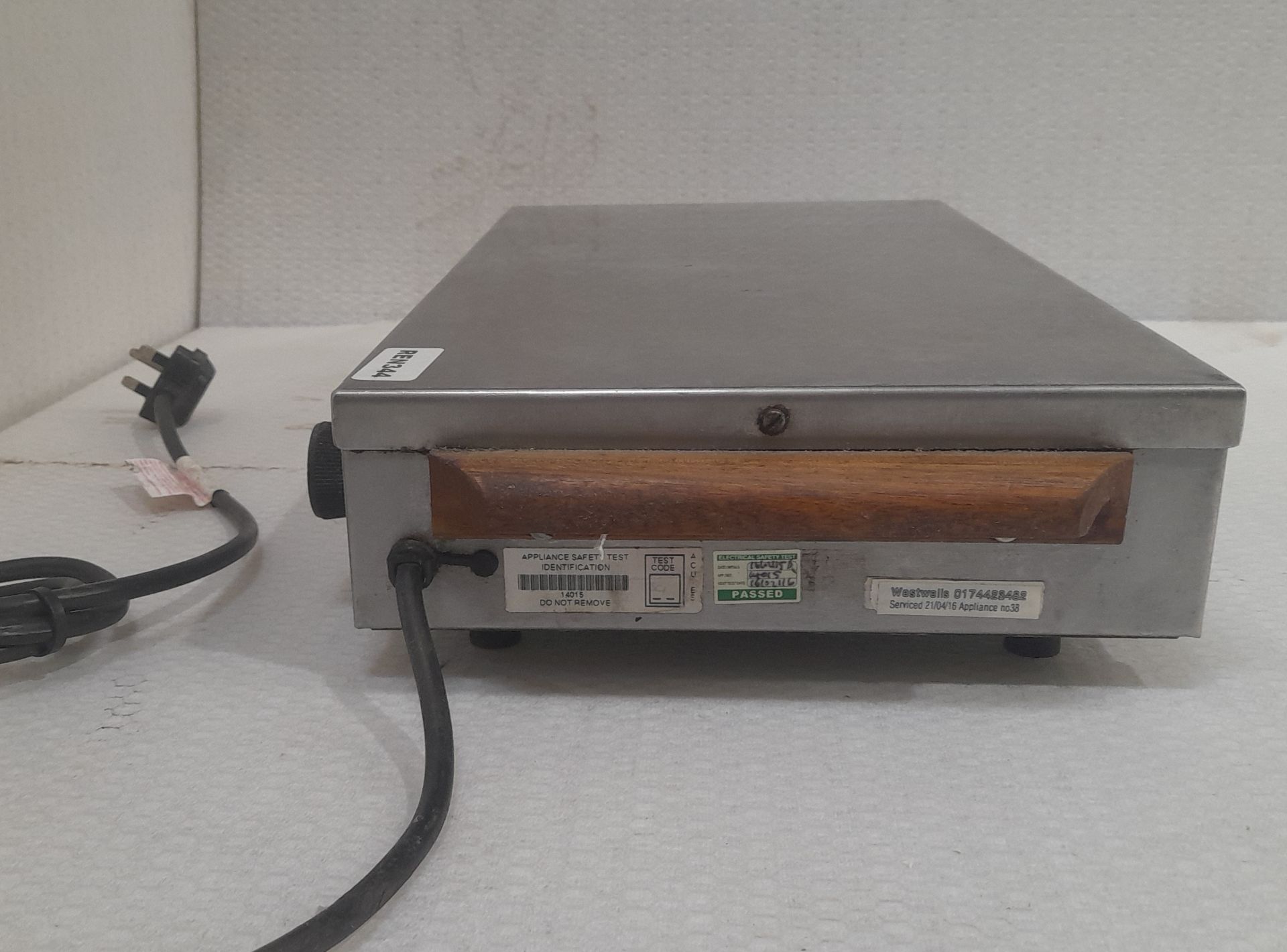 1 x Victor Hot Plate - Food Warming Hot Plate - 240v - Image 3 of 4