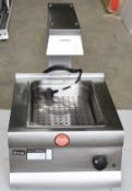 1 x Lincat Silverlink 600 Countertop Chip Scuttle - Stainless Steel With Removable Tray - RRP £740