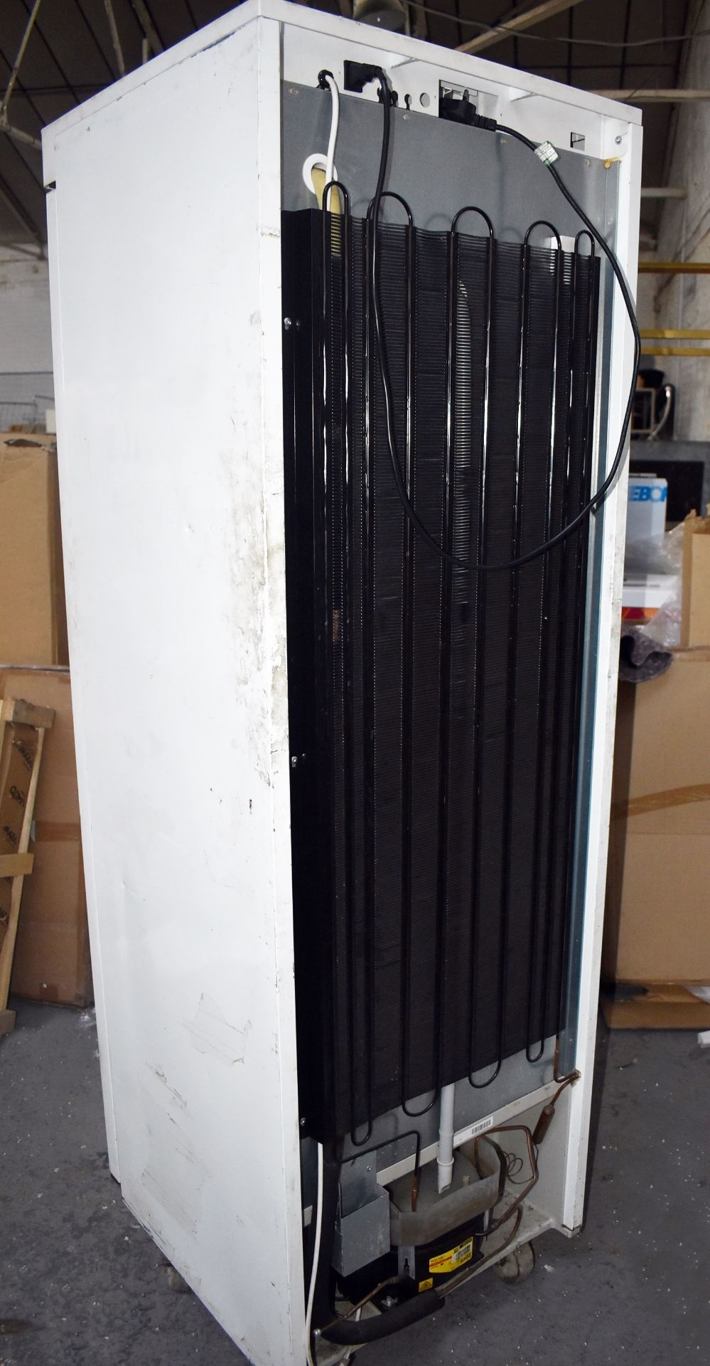 1 x Gram Single Door Commercial Upright Refrigerator - 359Ltr Capacity - Type: K 420 LG - Image 2 of 4