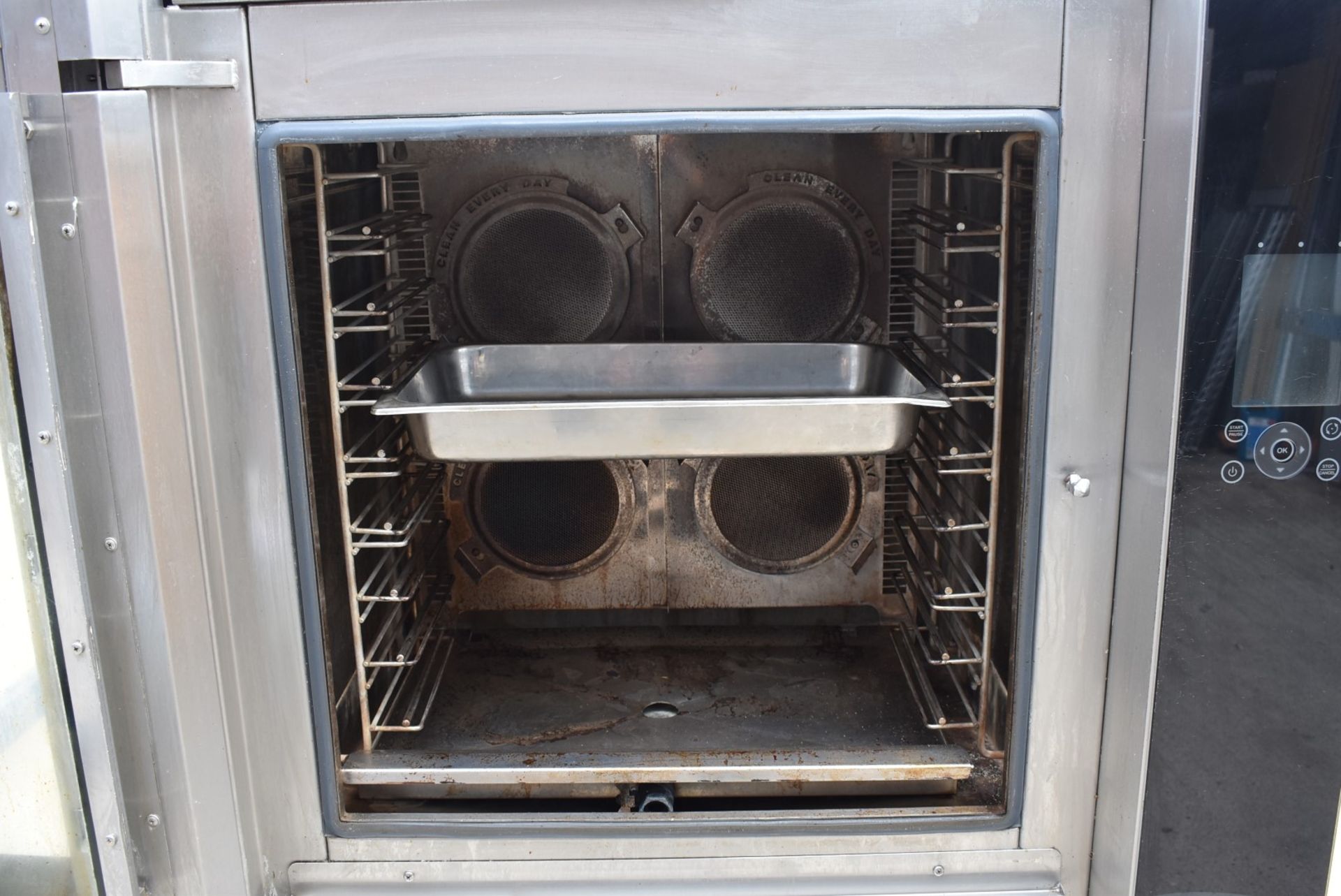 1 x Fri-Jado Turbo Retail 8 Grid Combi Oven - 3 Phase Combi Oven With Various Cooking Programs - Image 4 of 24