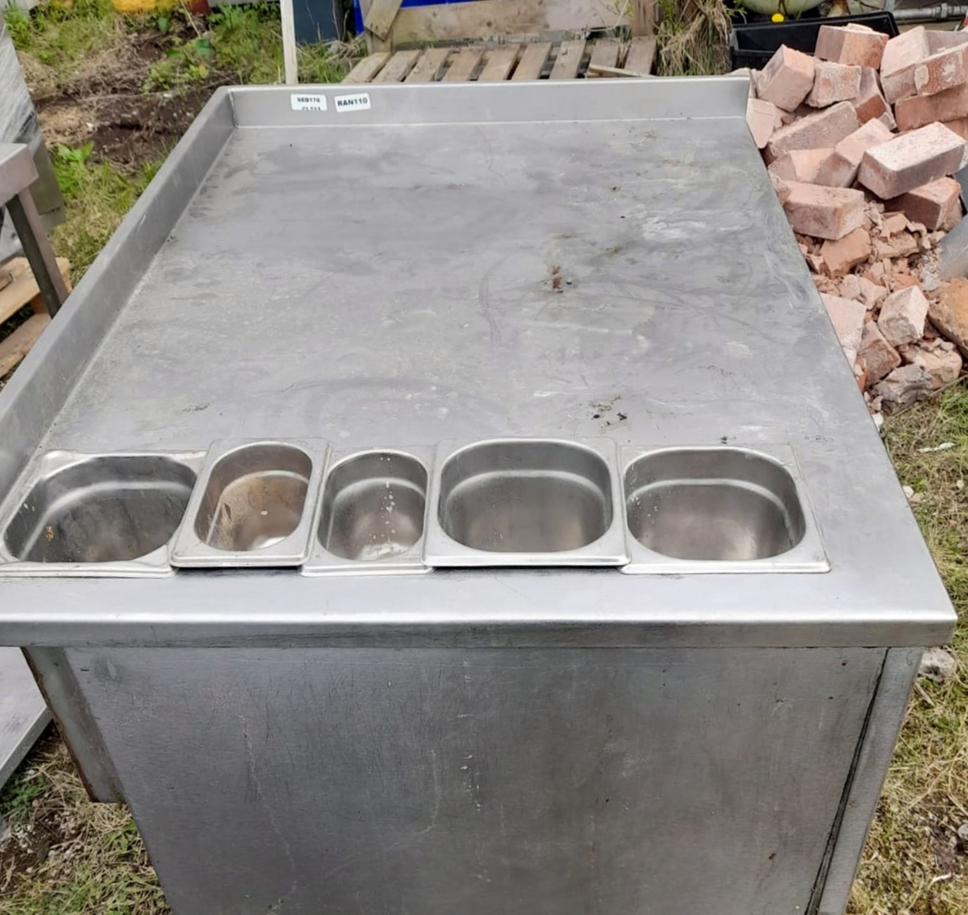 1 x Stainless Steel Prep Table with Integrated Heated Baine Marie - Includes Gastro Pans - Image 3 of 3