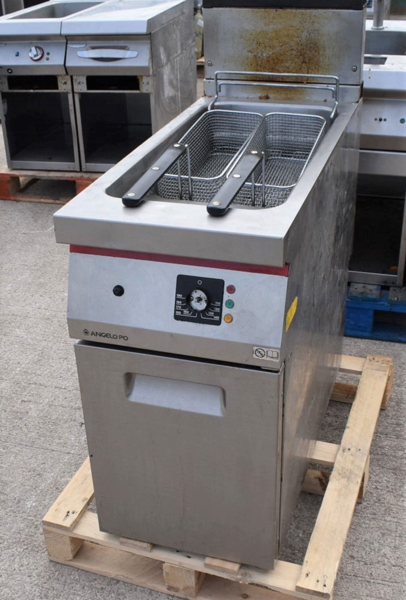 1 x Angelo Po Single Tank Gas Fryer With Baskets - AISI 304 Stainless Steel Finish - Latest Design