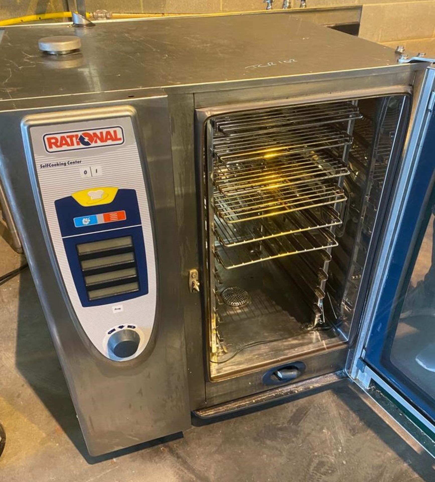 1 x Rational 10 Grid SCC101 Self Cooking Centre Combination Oven With Stand - 3 Phase - Image 11 of 11