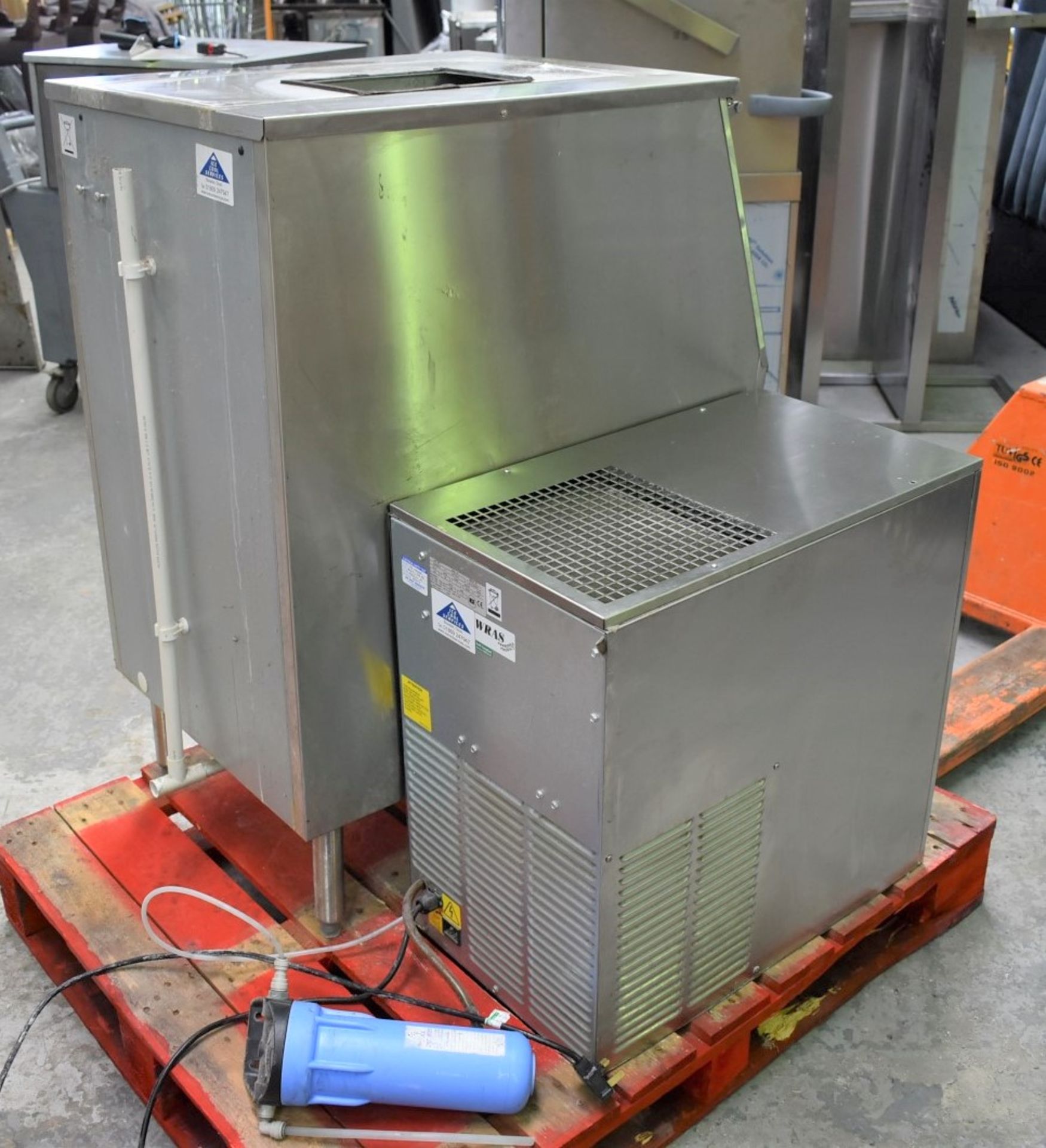 1 x Follet Commercial Ice Machine With WCF712 Flaker Head and Ice Storage Bin - 240v UK Plug - Image 5 of 10