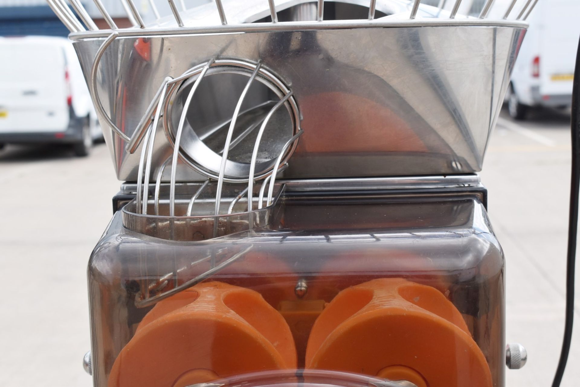 1 x Citrocasa Commercial Orange Juicer - Model Fantastic ATS - Auto Fruit Feeding Juicer RRP £7,900 - Image 8 of 25