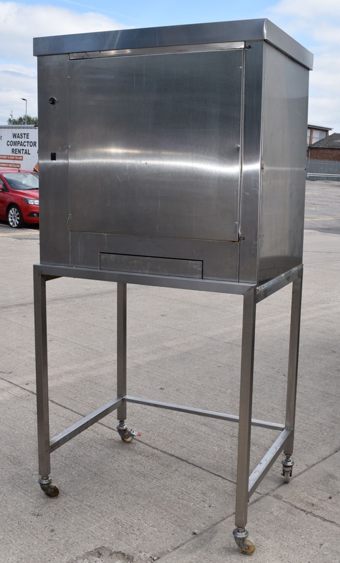 1 x BKI BBQ King Commercial Rotisserie Chicken Oven With Stand - Cooks Upto 40 Chickens - 3 Phase - Image 7 of 8