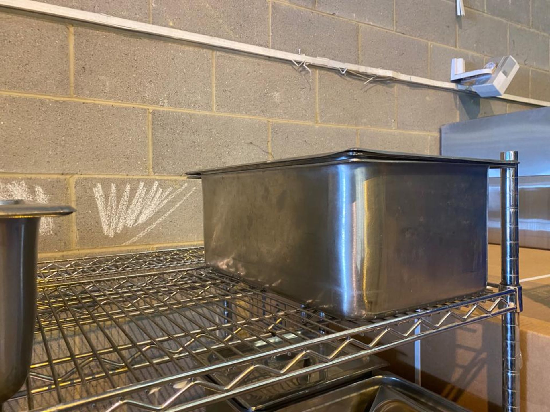 12 x Large Stainless Steel Gastro Pans - Includes Some Lids - Image 6 of 8