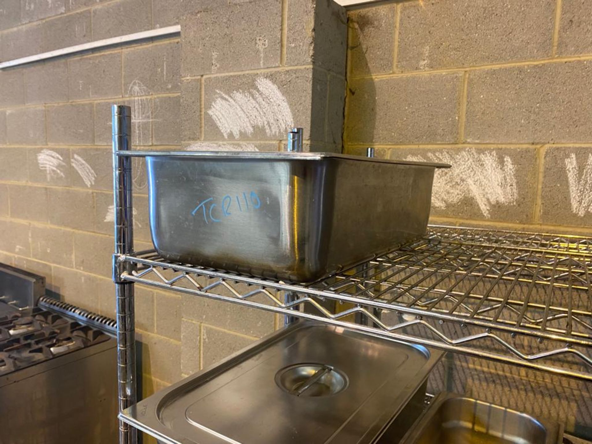 12 x Large Stainless Steel Gastro Pans - Includes Some Lids - Image 8 of 8