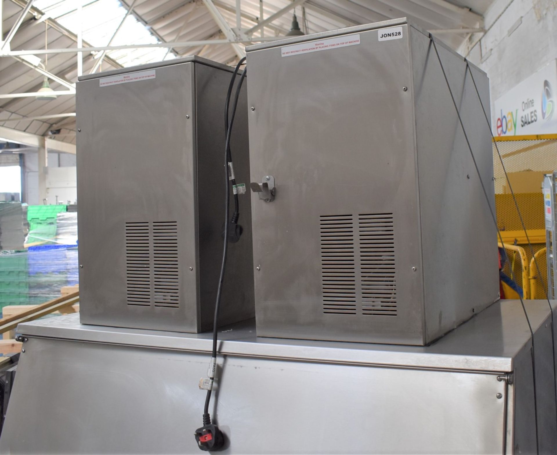 1 x Commercial Ice Maker With a Follett 431kg Ice Hopper and Two Ice Cool ICS700 Ice Making Heads - Image 5 of 15