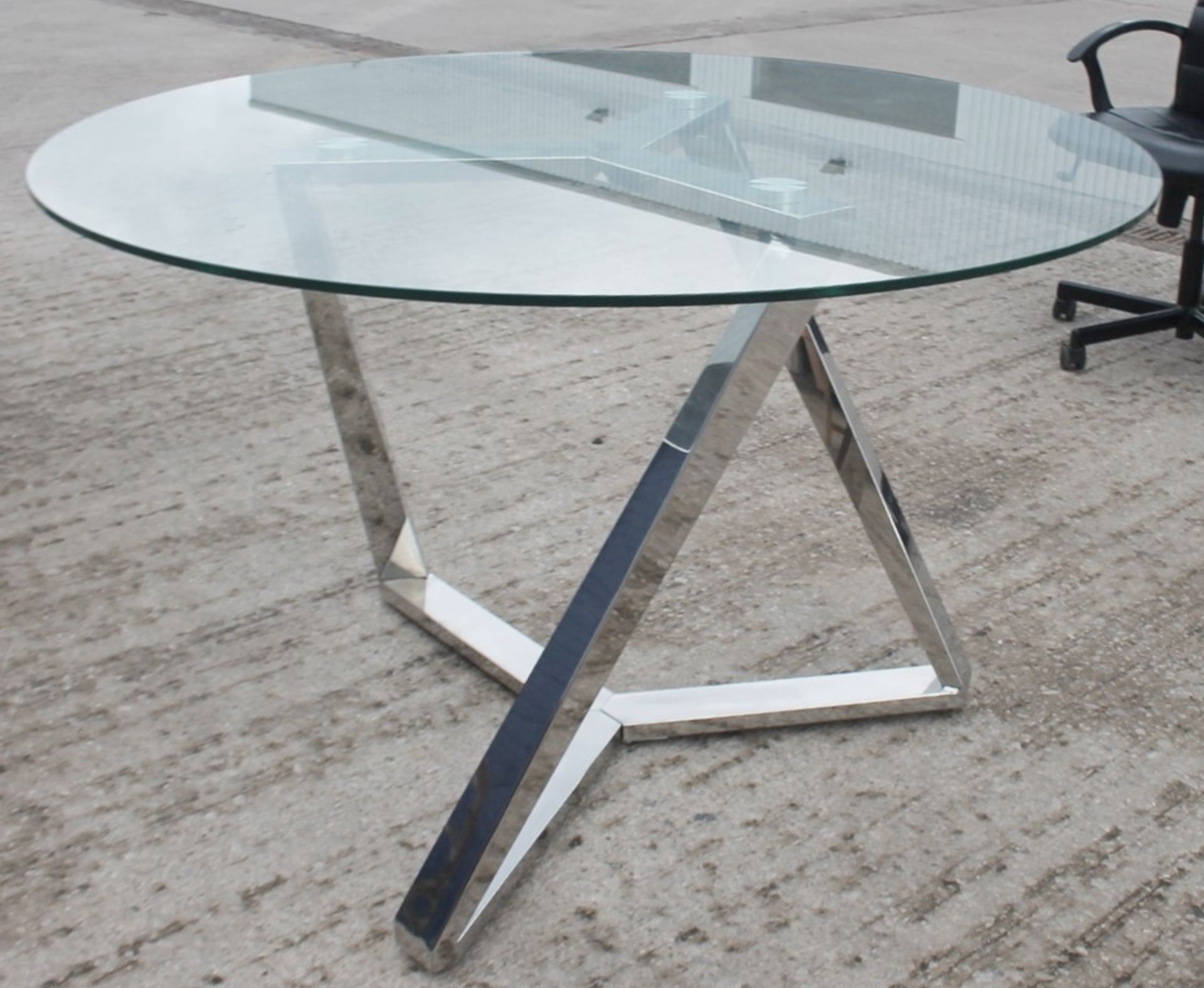 1 x Glass Topped Round Dining Tables With Angled Chrome Base - Dimensions: Ø120 x H75cm - Image 4 of 4
