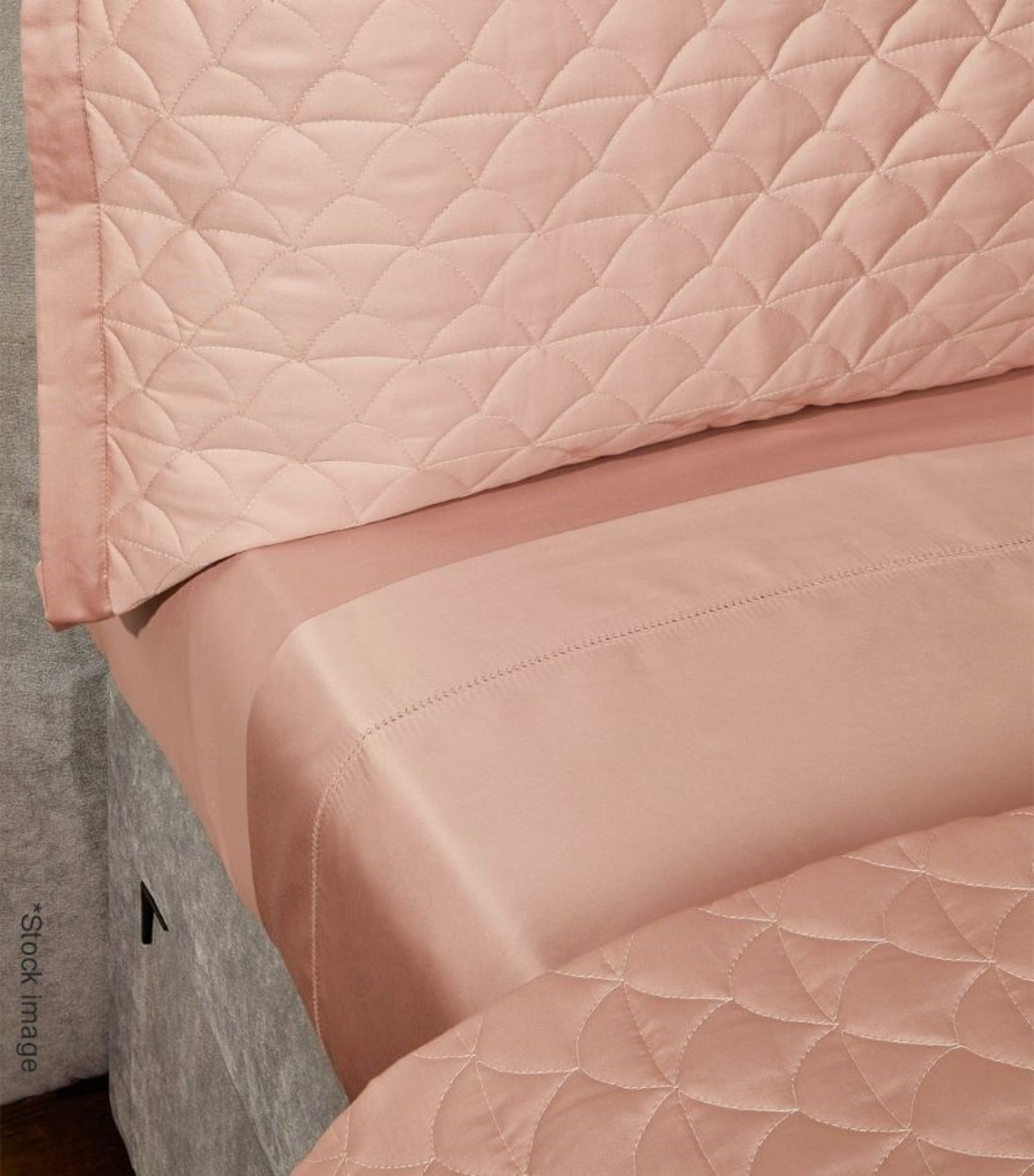 1 x AMALIA 'Suave' Luxury King Fitted Sheet In Charm Pink (150cm x 200cm) - Original Price £99.00 - Image 7 of 7