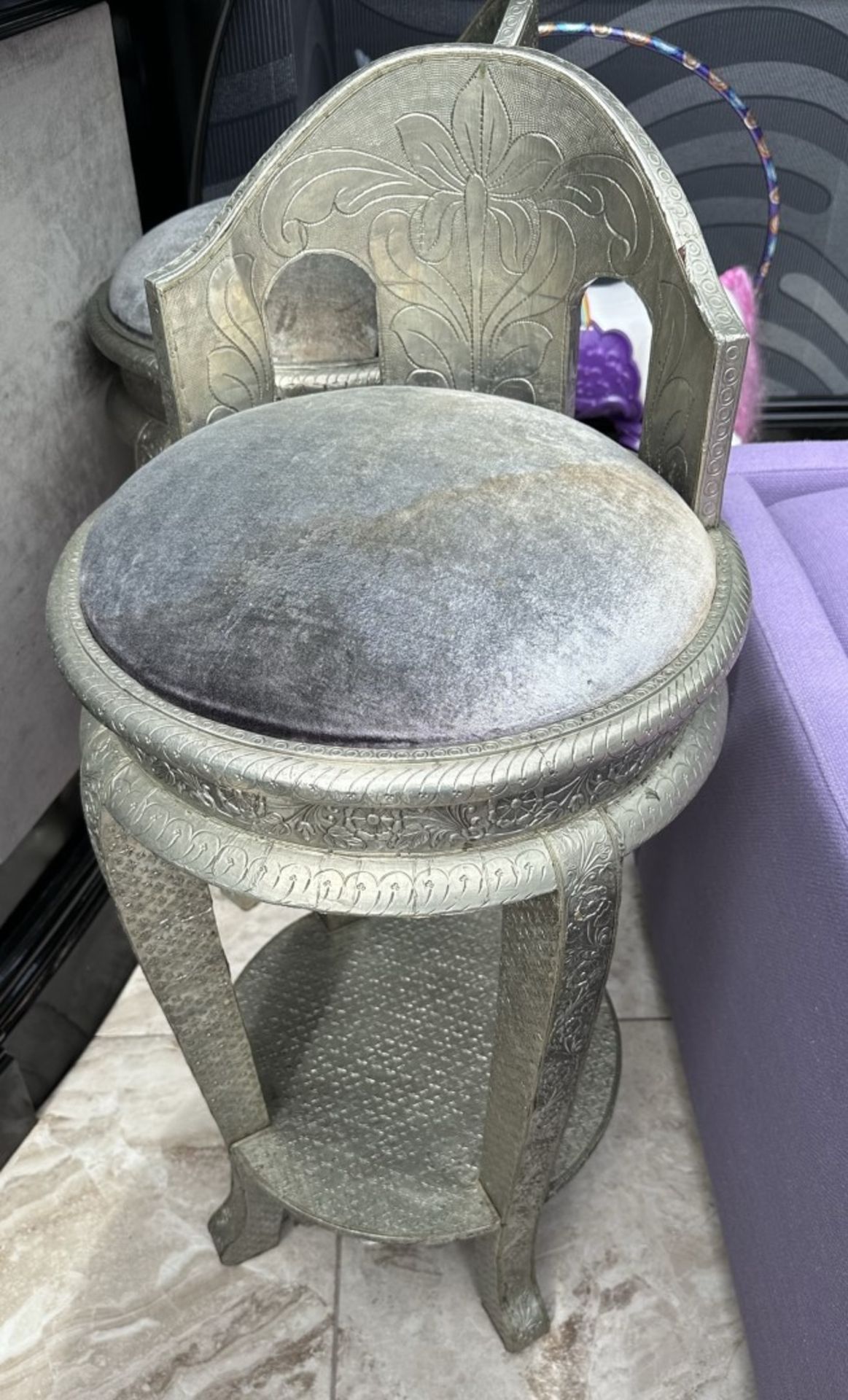 6 x Ornate Silver Tone Bar Stools With Grey Velvet Seat Pads - Image 14 of 16