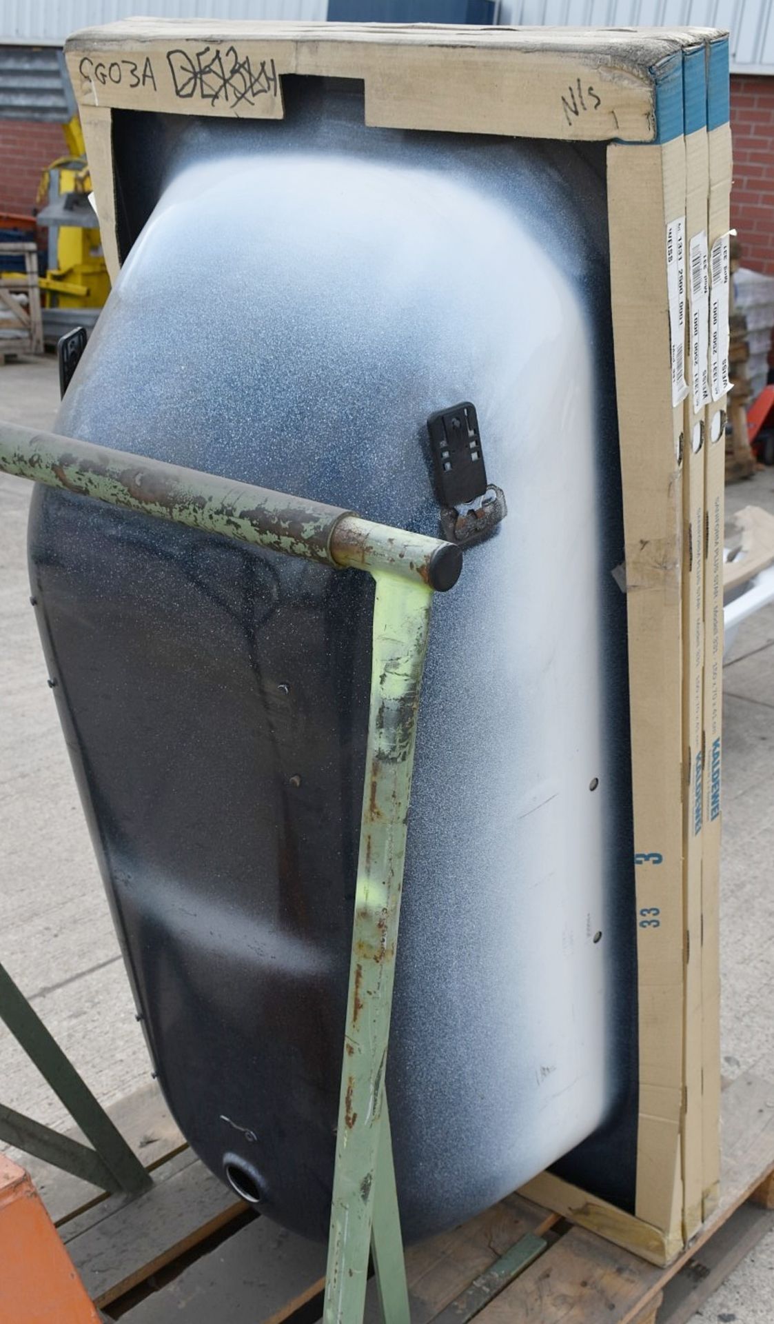 1 x KALDEWEI 'Saniform Plus Star' Premium 2-Tap-Hole Steel Enamel Rectangular Bath - RRP £696.00 - Image 6 of 12