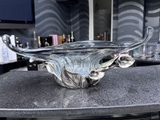 1 x Elegant Crystal Glass Bowl With Metal Flower Design Base