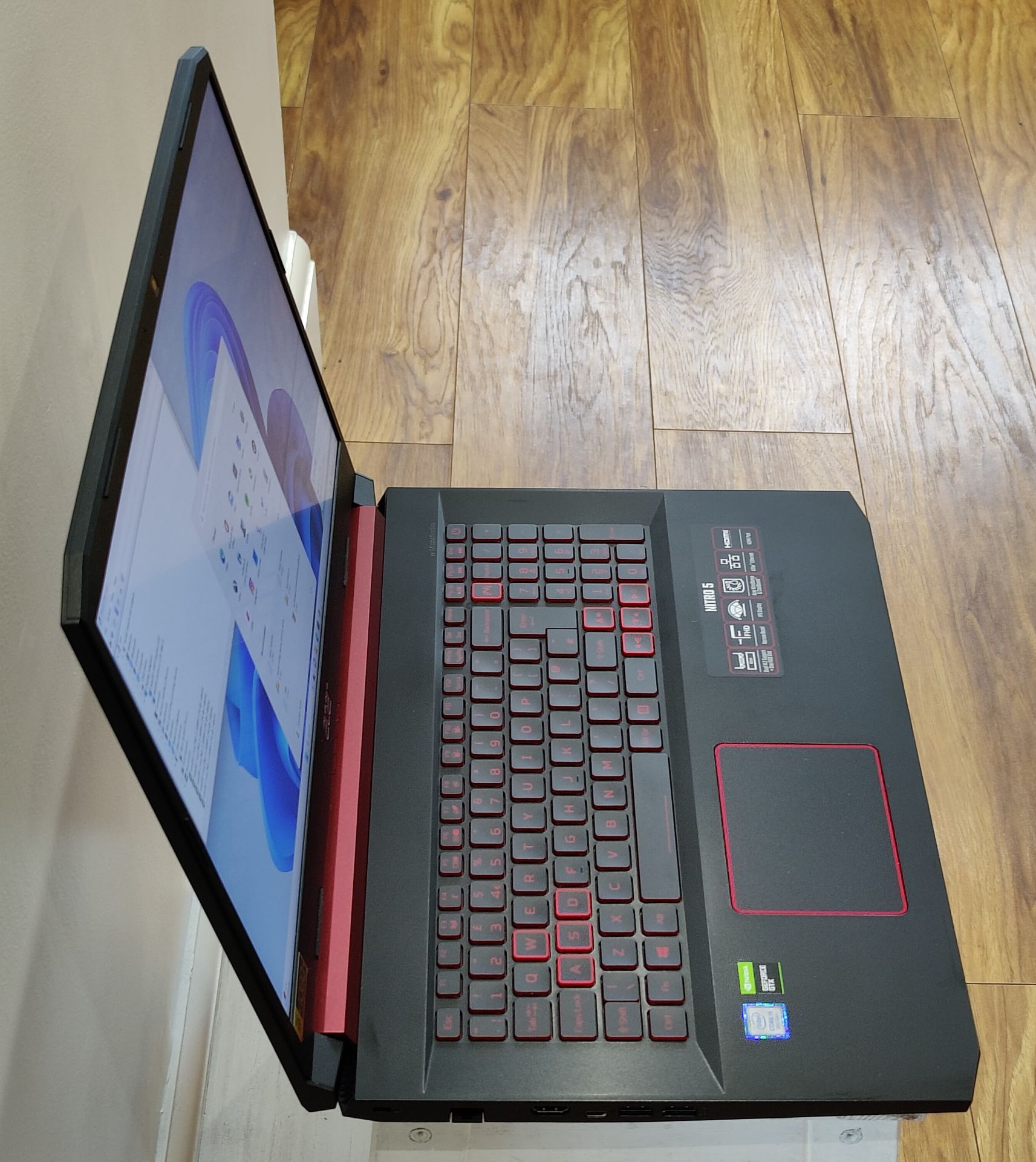 1 x Acer Nitro 17.3 Gaming Laptop - Intel i5-9300H, 16GB DDR4, 500GB M.2 SSD, 6GB GTX1660ti Graphics - Image 13 of 28
