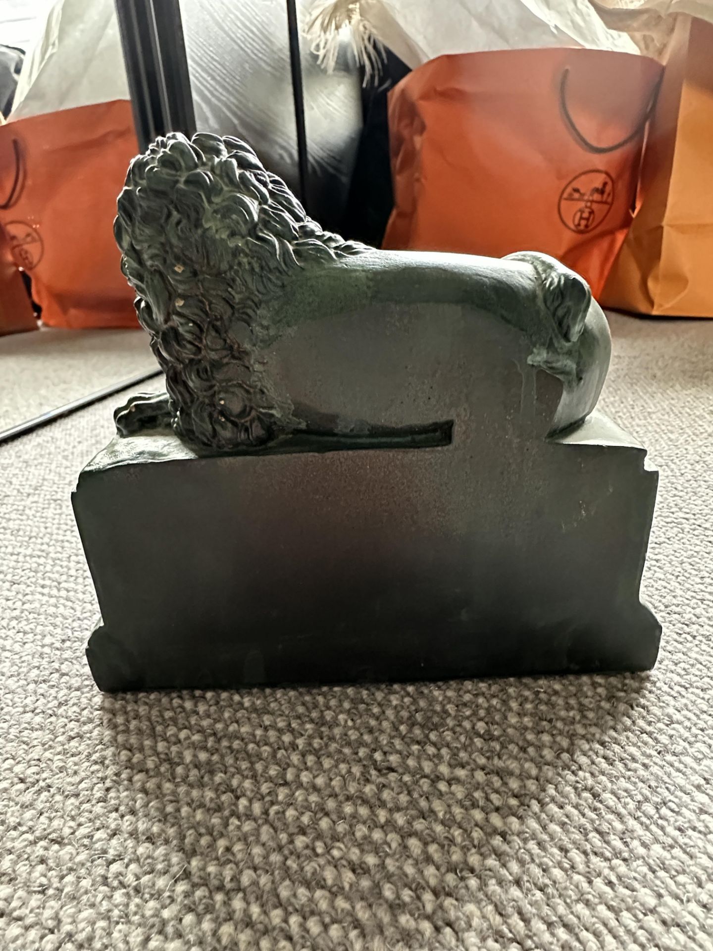 2 x Carved Resin Sleeping Lion Book Ends Bought From An Exclusive Interior Design Boutique - Image 2 of 2