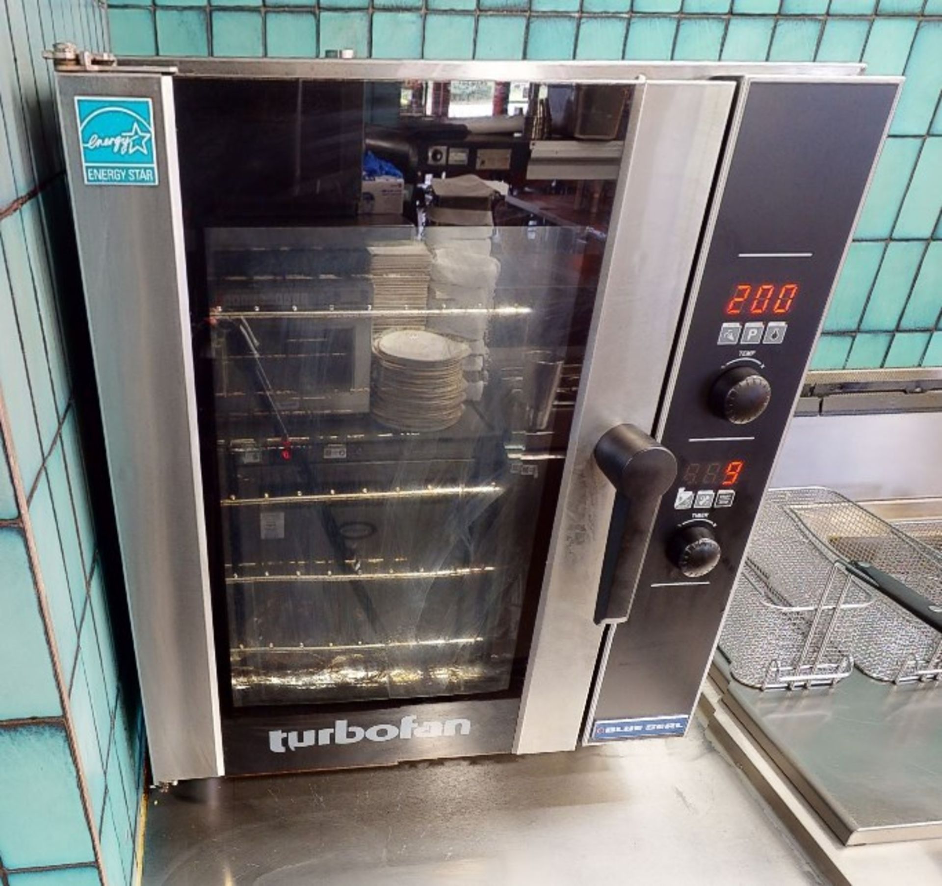 1 x Blue Seal E33D5 Turbofan Electric Convection Oven with 5 x Tray Capacity - 240v - RRP £3,100