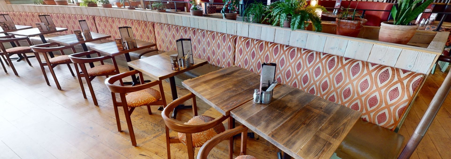 1 x Commercial Restaurant Seating Bench Featuring Brown Leather Cushioned Seats and Hard Wearing - Image 5 of 7