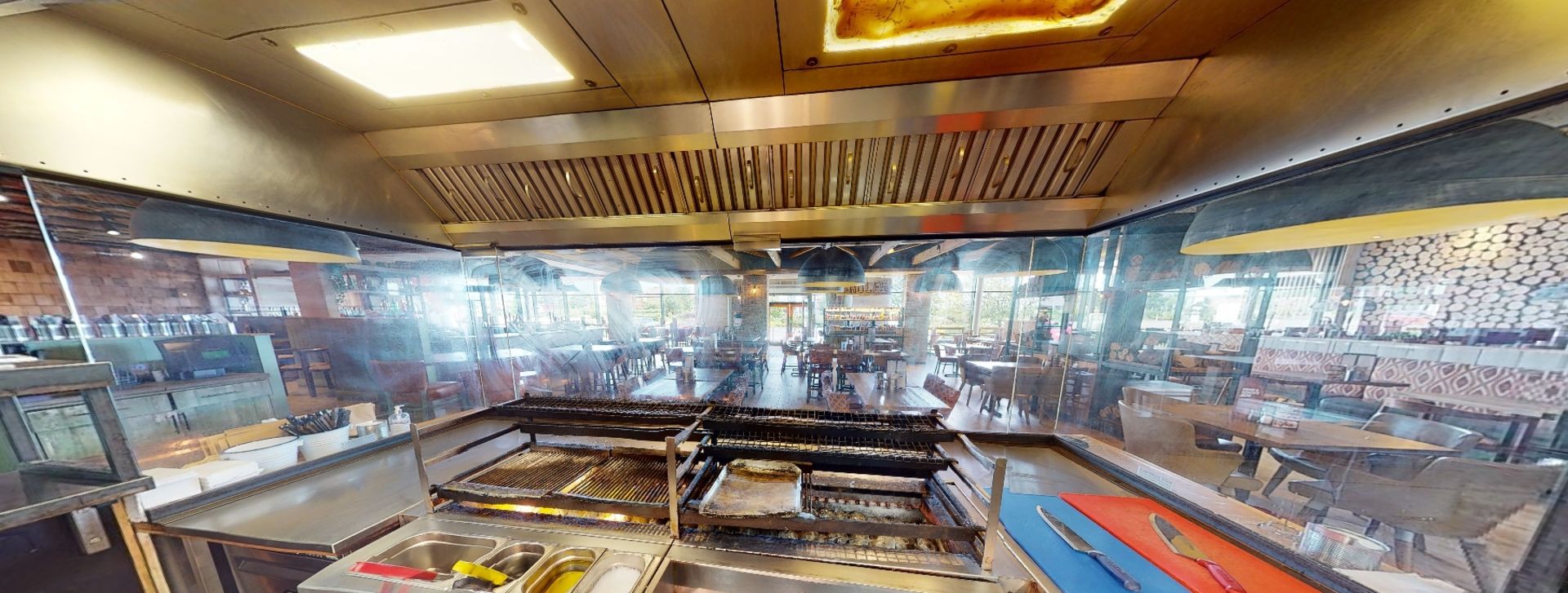 1 x Front of House Restaurant Cooking Station Featuring Overhead Extraction Unit With Meat, Fire, - Image 5 of 12