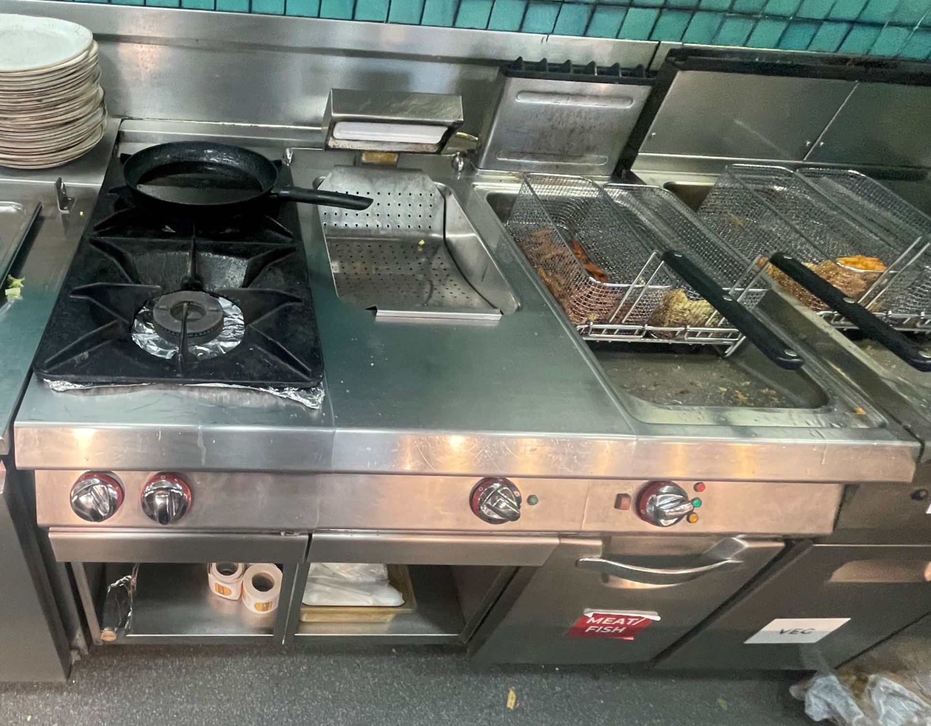 1 x Angelo Po Cook Station Featuring Single Tank Fryer, Two Burner Cooker and Chip Scuttle - Image 8 of 8