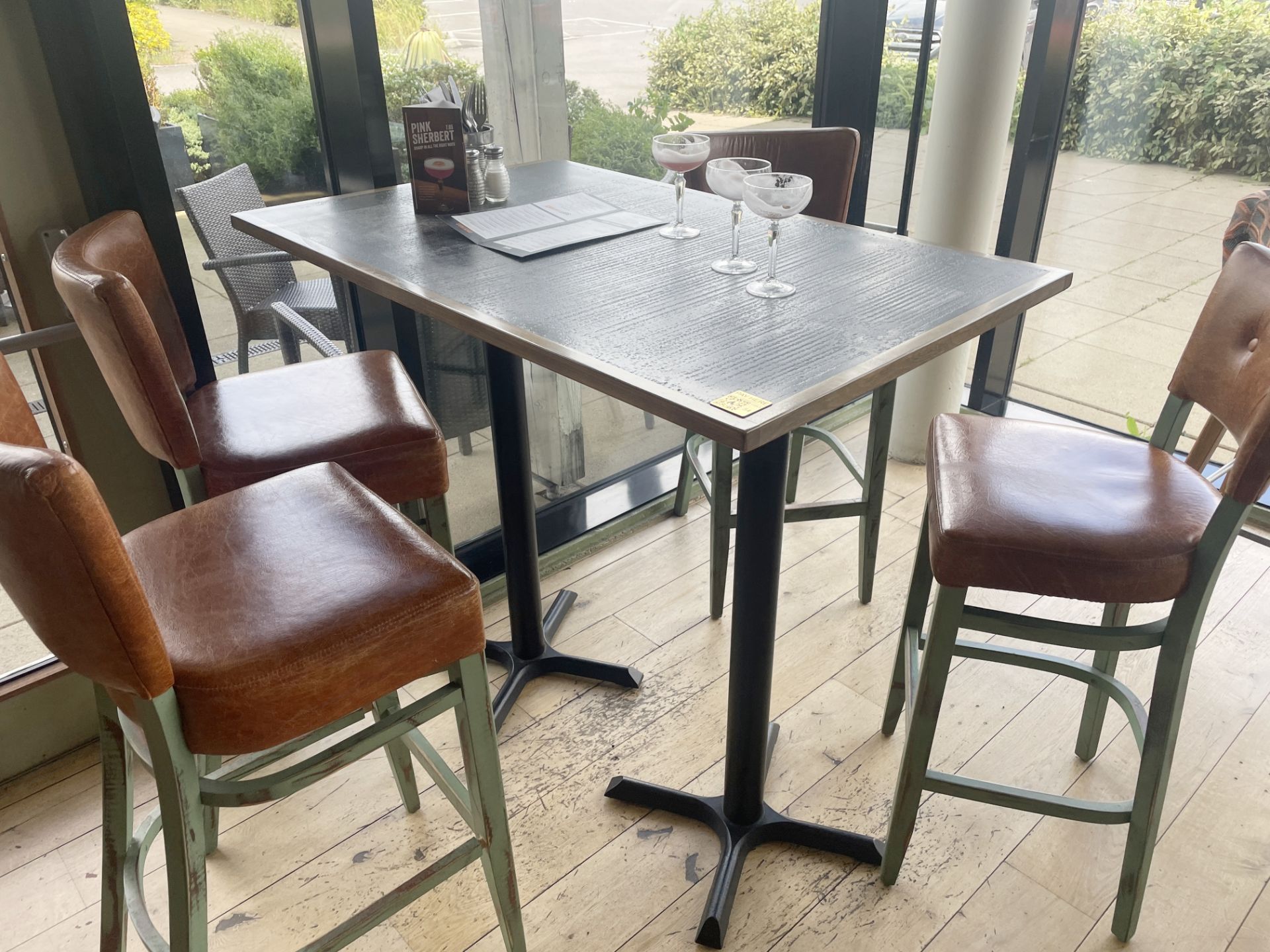 1 x Rectangular Poser Restaurant Table With Cast Iron Base and Inlaid Wooden Top - Image 4 of 6