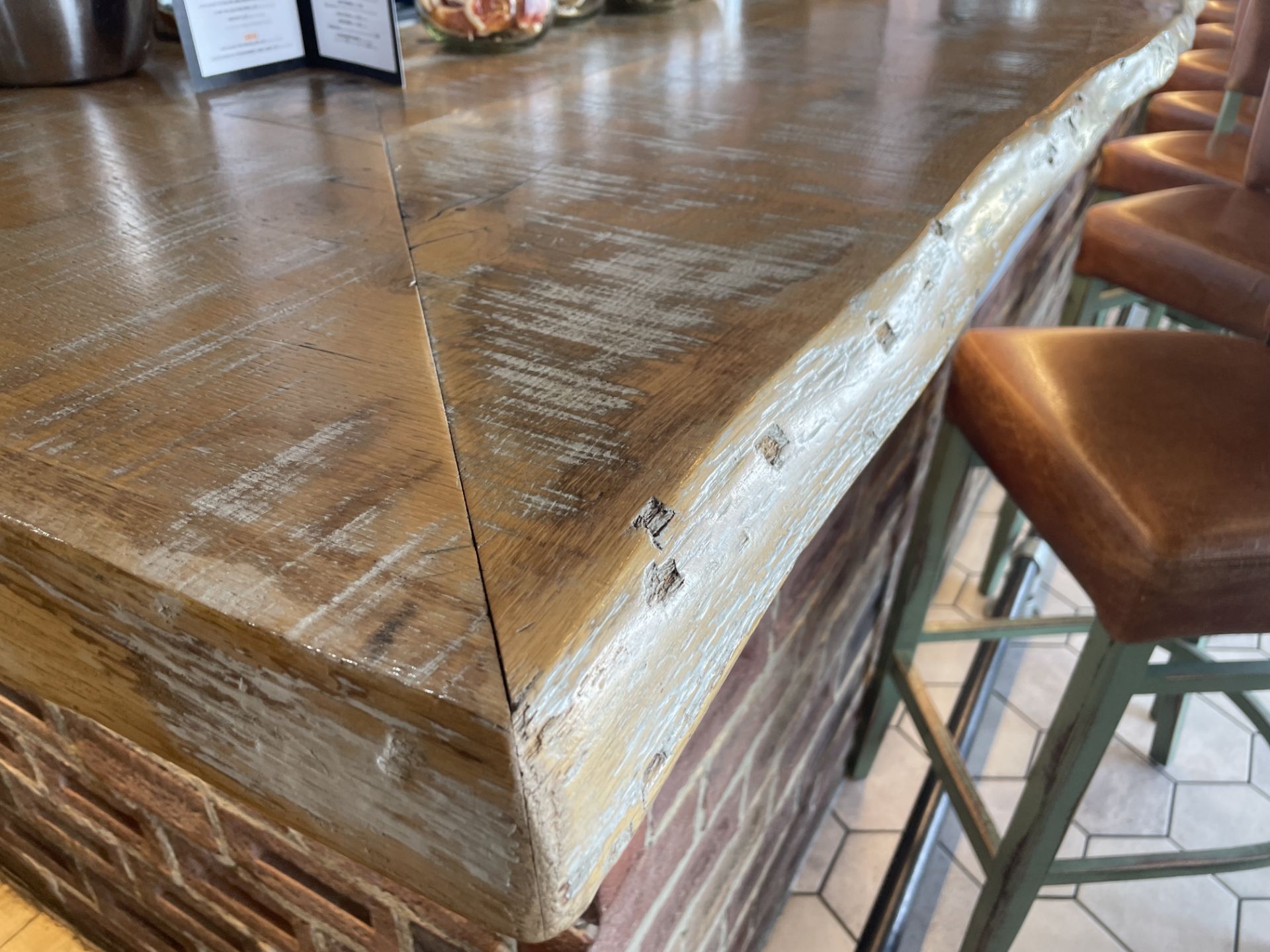 1 x Rustic Knotty Oak L Shaped Bar Top With an Earthy Finish and Live Edge - Approx 22ft in Legth! - Image 6 of 16