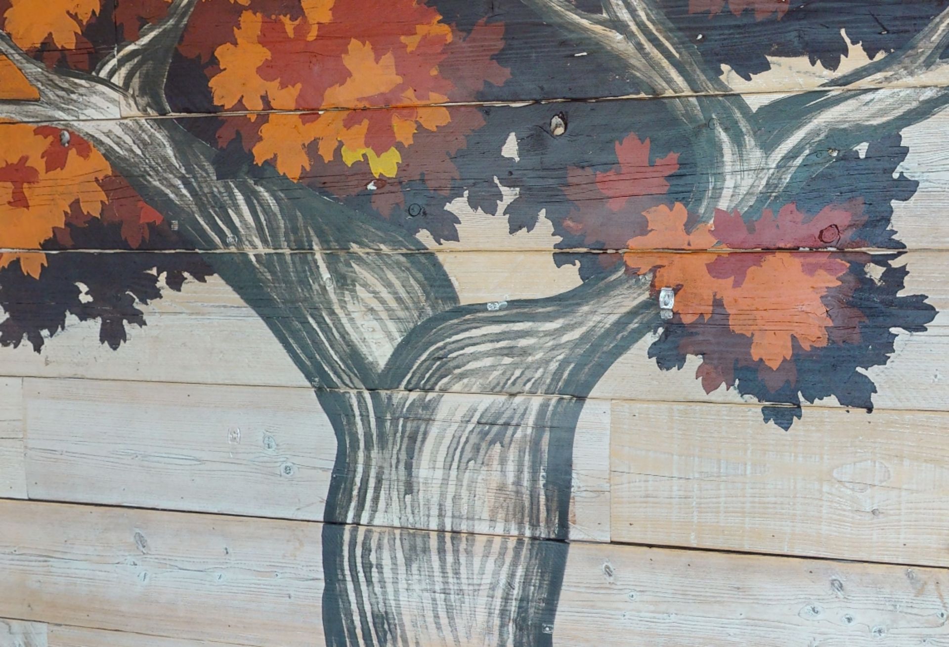 1 x Natural Wood Wall Covering Panels Featuring a Hand Painted Leafy Autumn Tree - Image 4 of 7