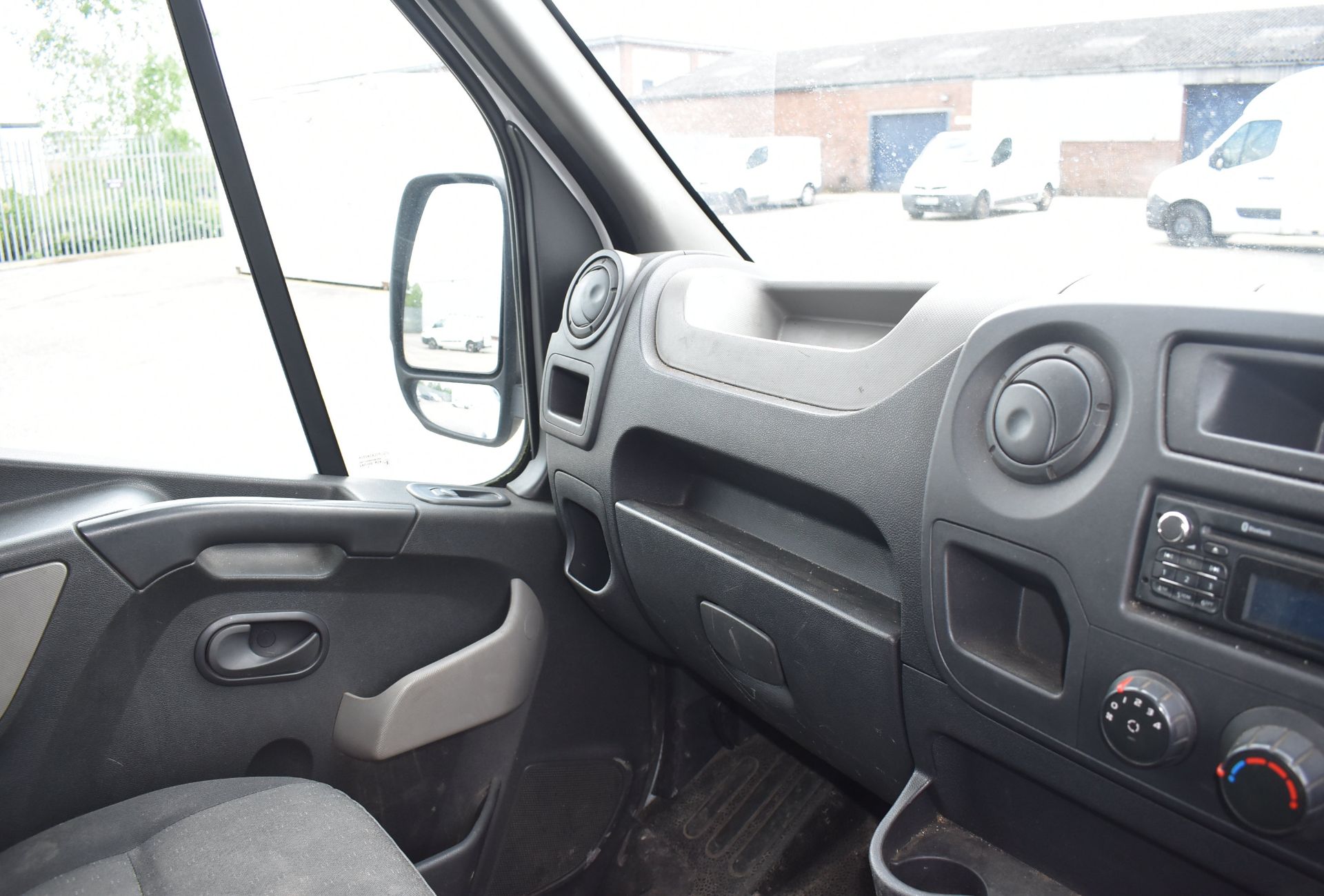 1 x Vauxhall Movano Box Van With Tail lift - 14 Plate - Includes 2 Keys - CL011 - Location: - Image 14 of 83