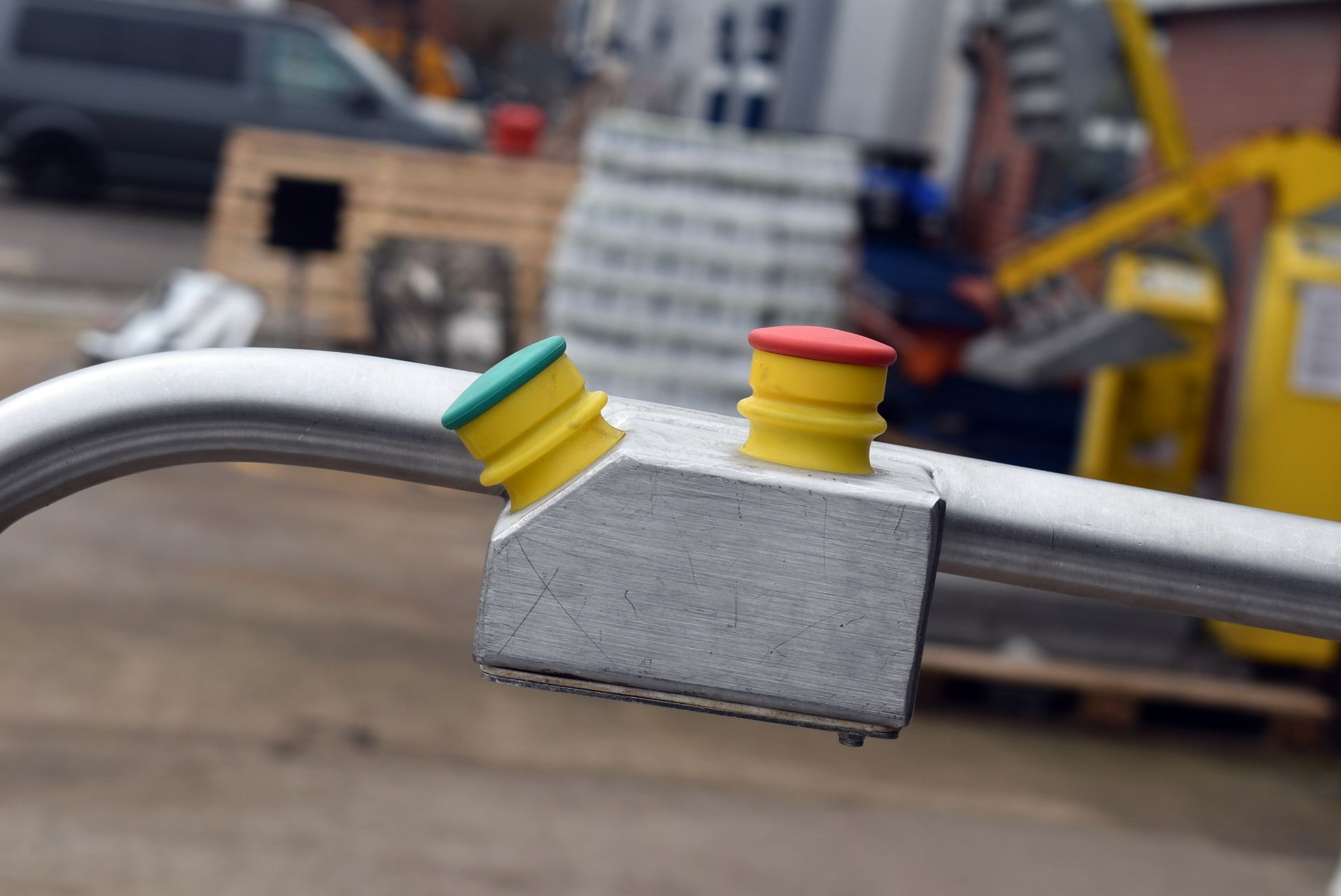 1 x Lave Botte 2 - CC2000 Sole and Boot Cleaner Machine - Ref: CHR107 - CL823 - Location: Altrincham - Image 4 of 10